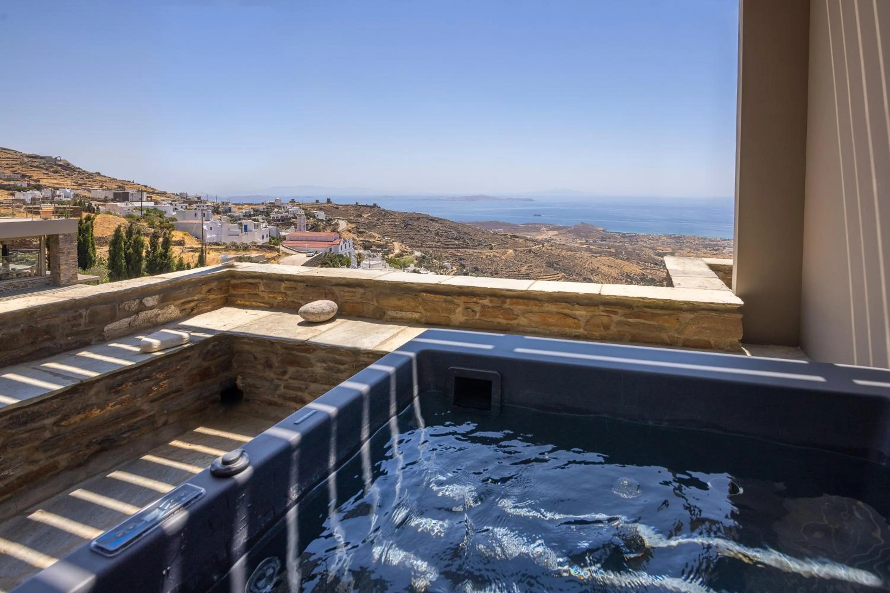 Hot Tub in Aeolis Tinos Suites