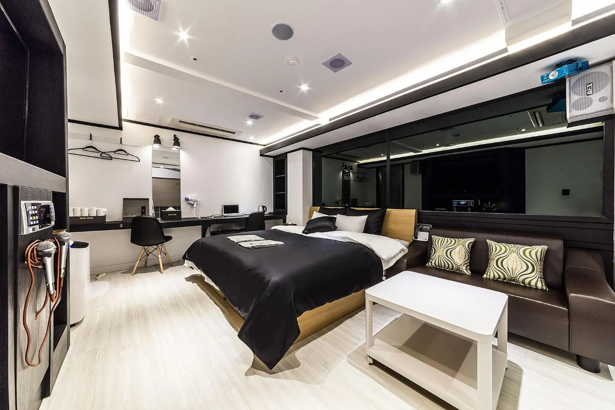 Bed in Incheon Seven Hotel