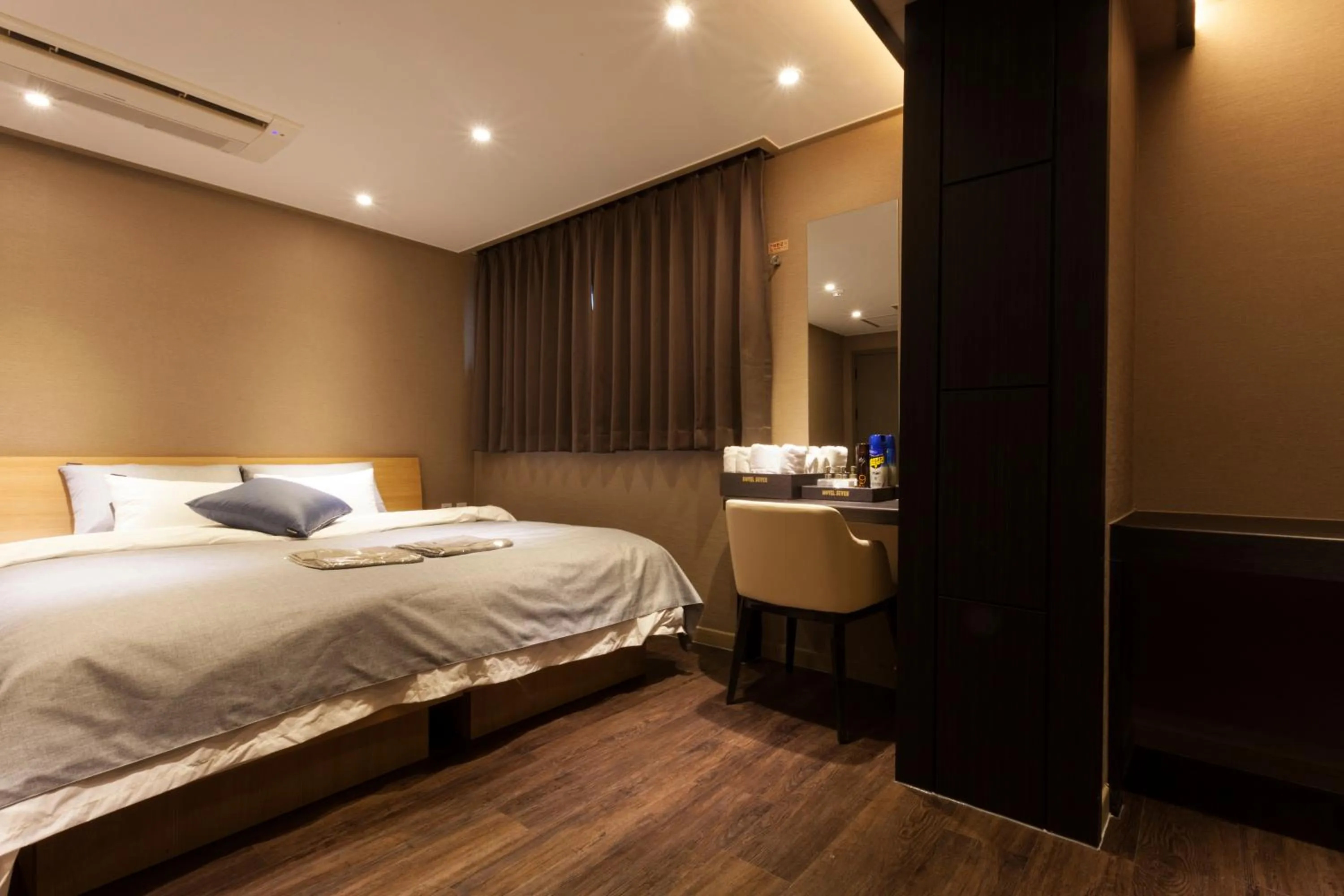 Bed in Incheon Seven Hotel