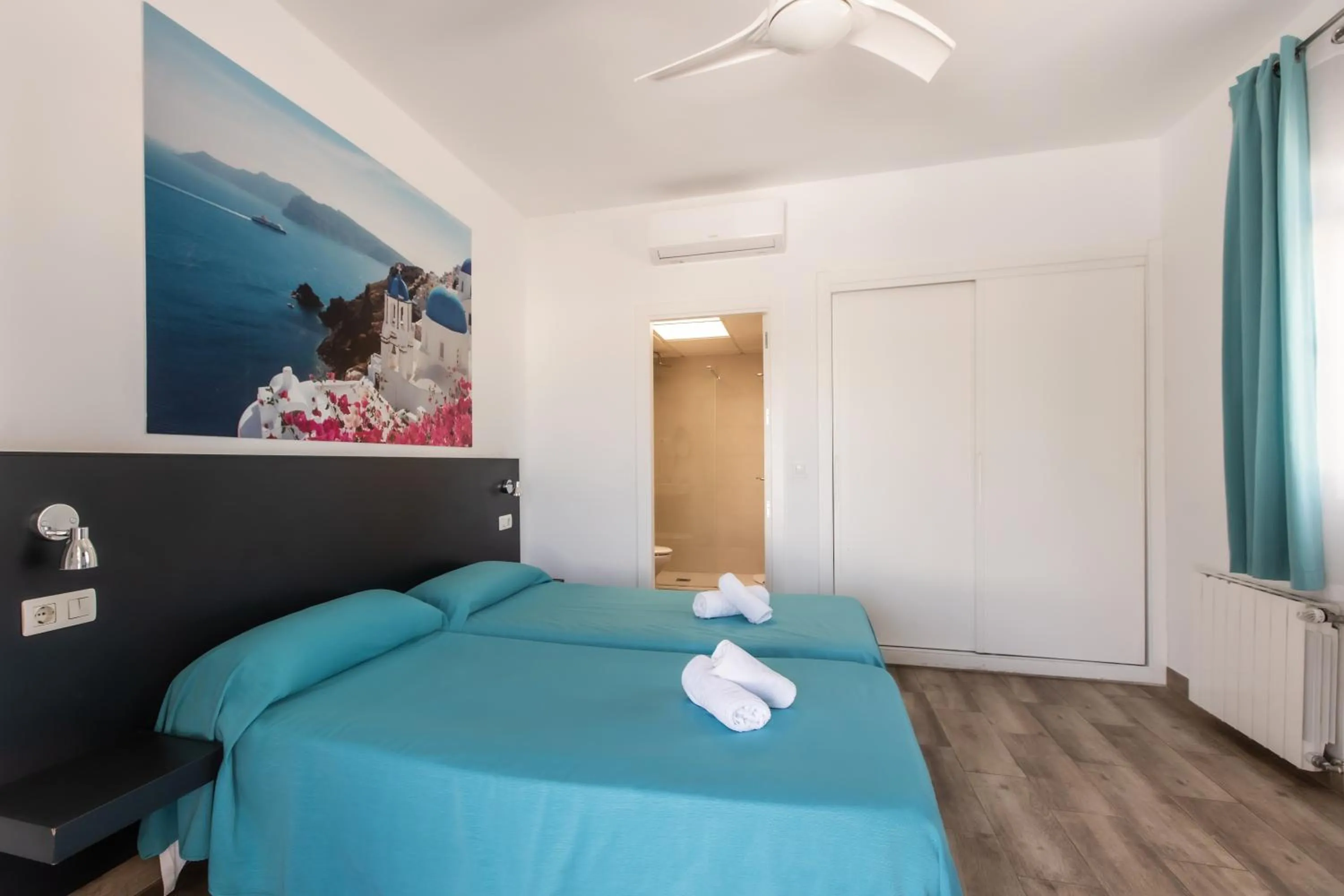 Bed in Hotel Zen Airport