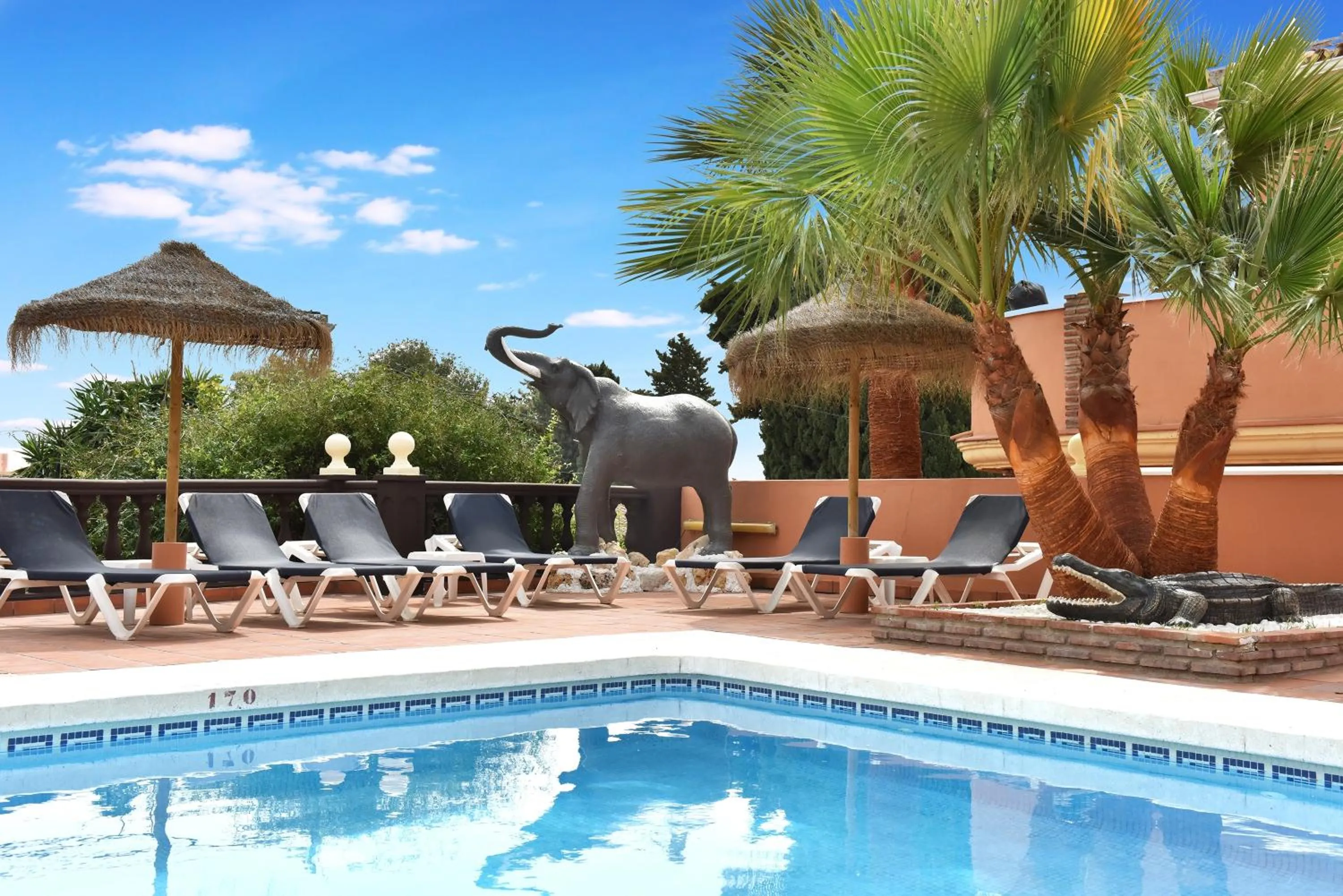 Pool view in Hotel Zen Airport