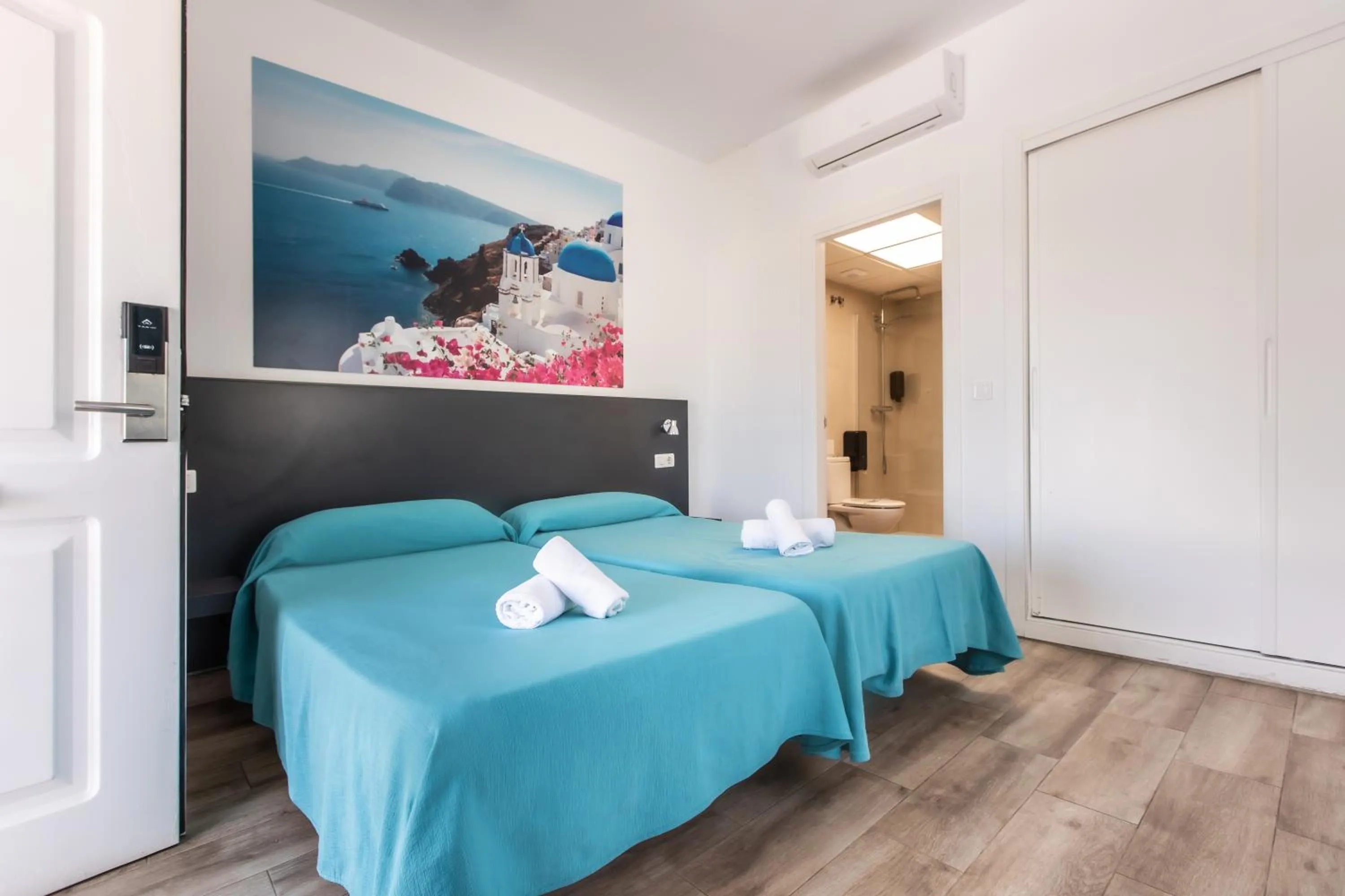 Bed in Hotel Zen Airport