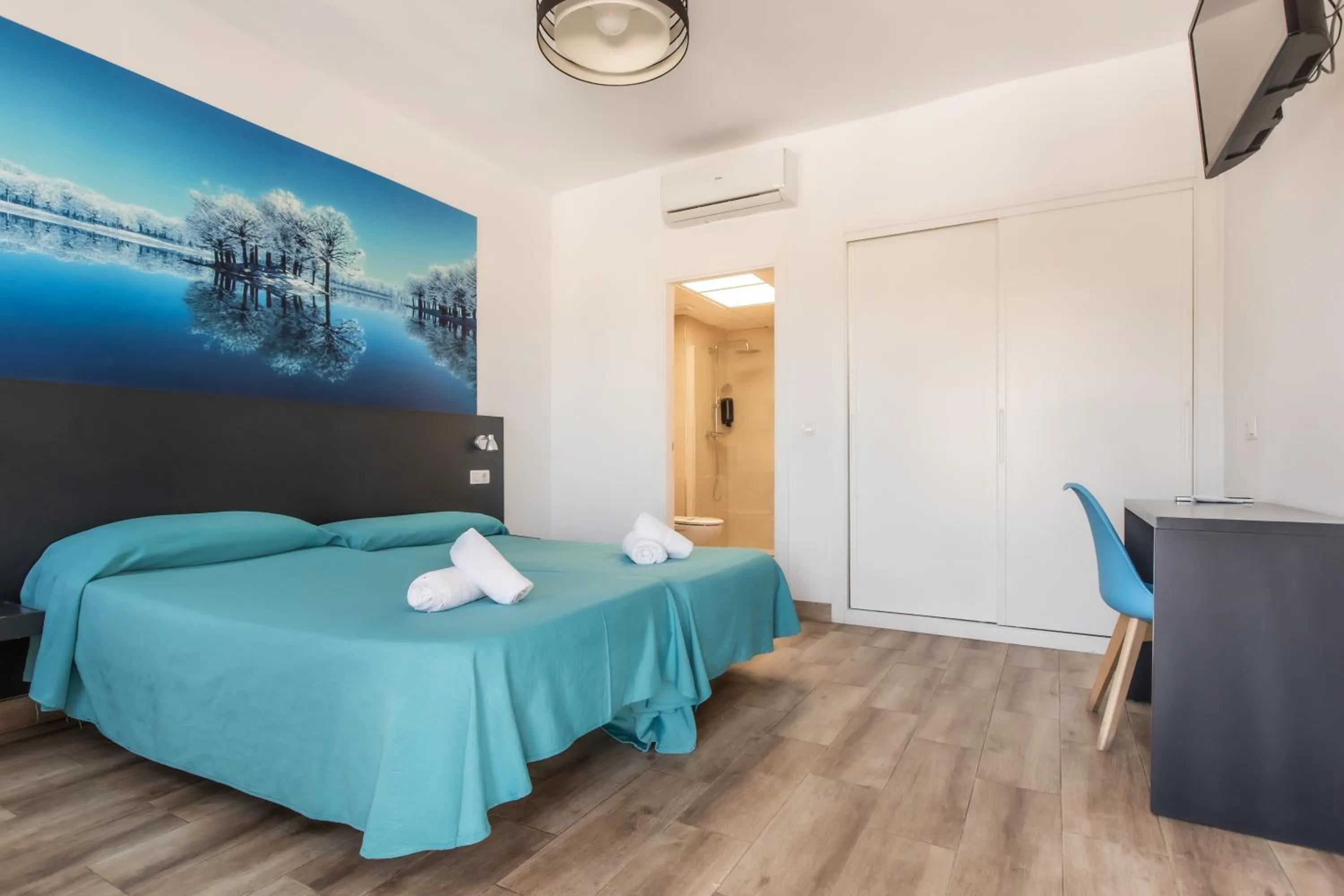 Bed in Hotel Zen Airport