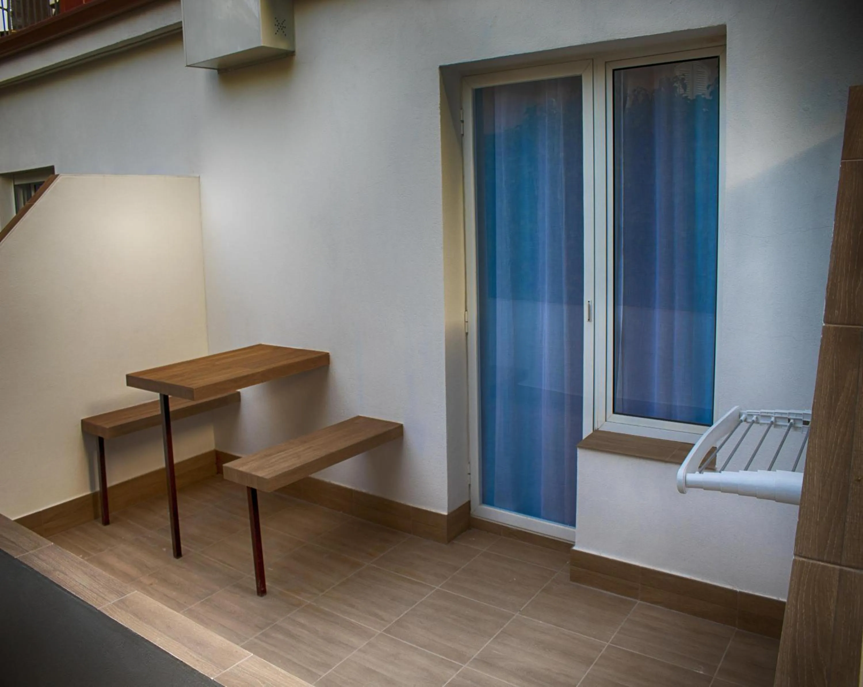 Balcony/Terrace, Bed in Hotel Zen Airport