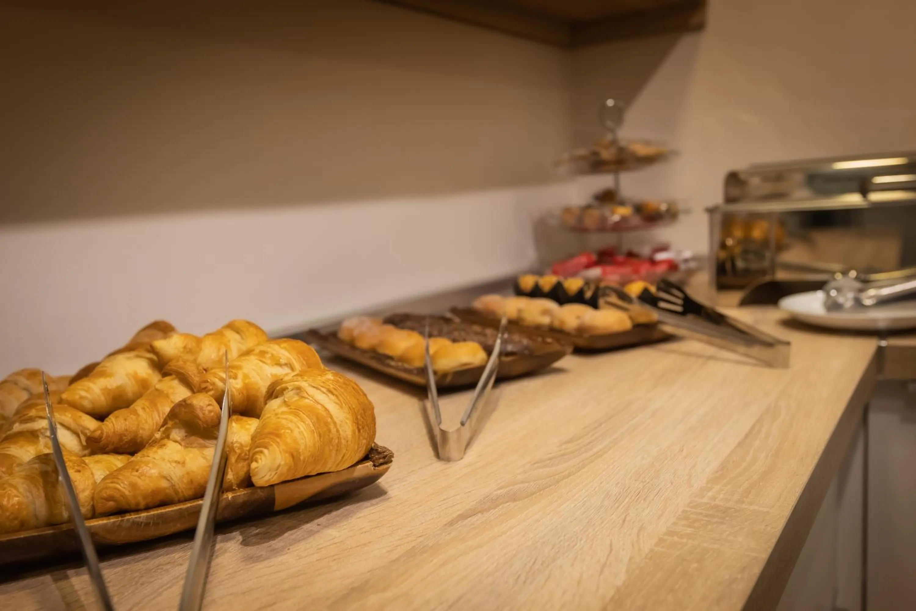 Food and drinks in Hotel Zen Airport