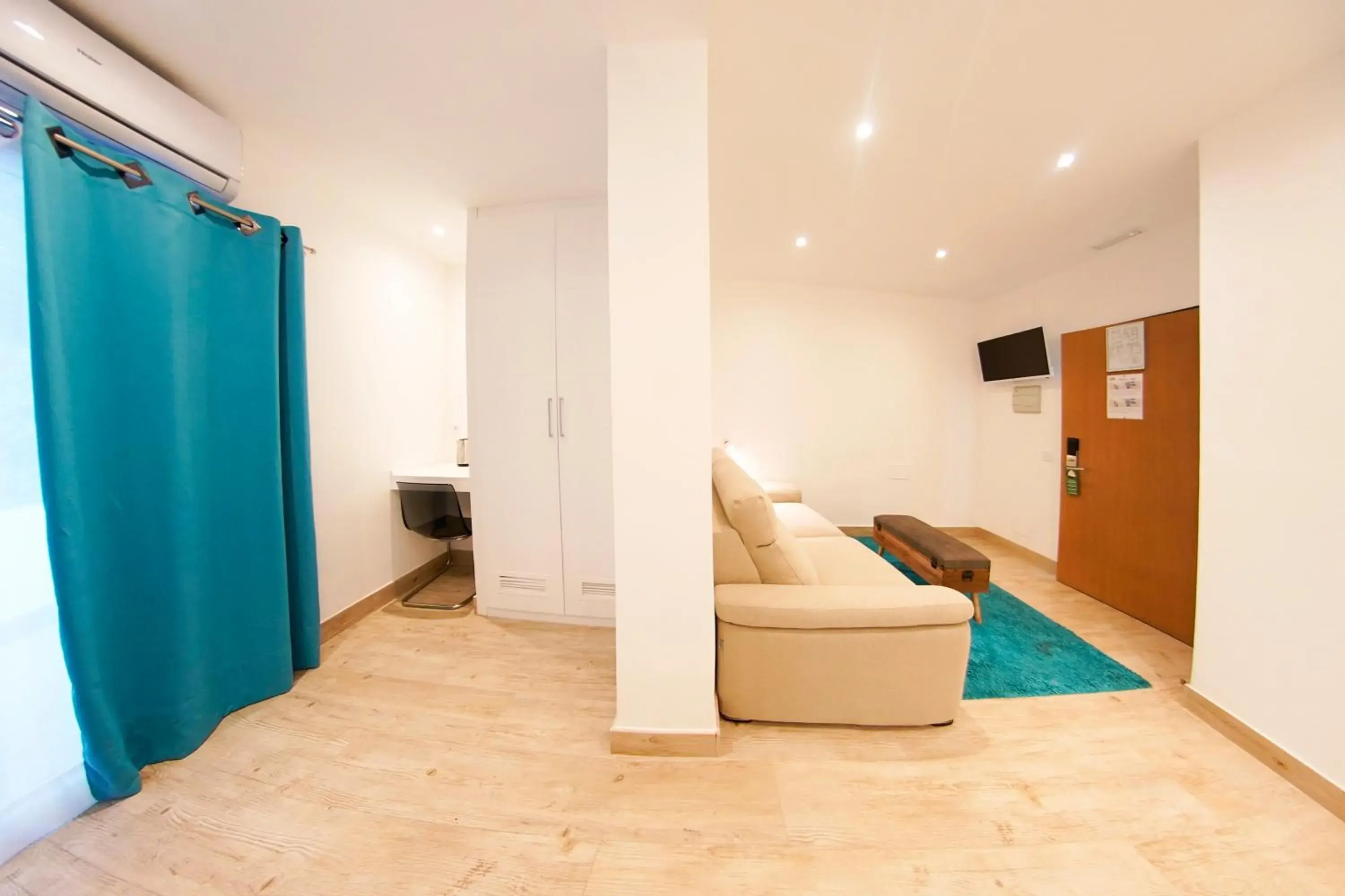 Double Room with Terrace with Free Airport Shuttle in Hotel Zen Airport Double Room with Terrace with Free Airport Shuttle in Hotel Zen Airport