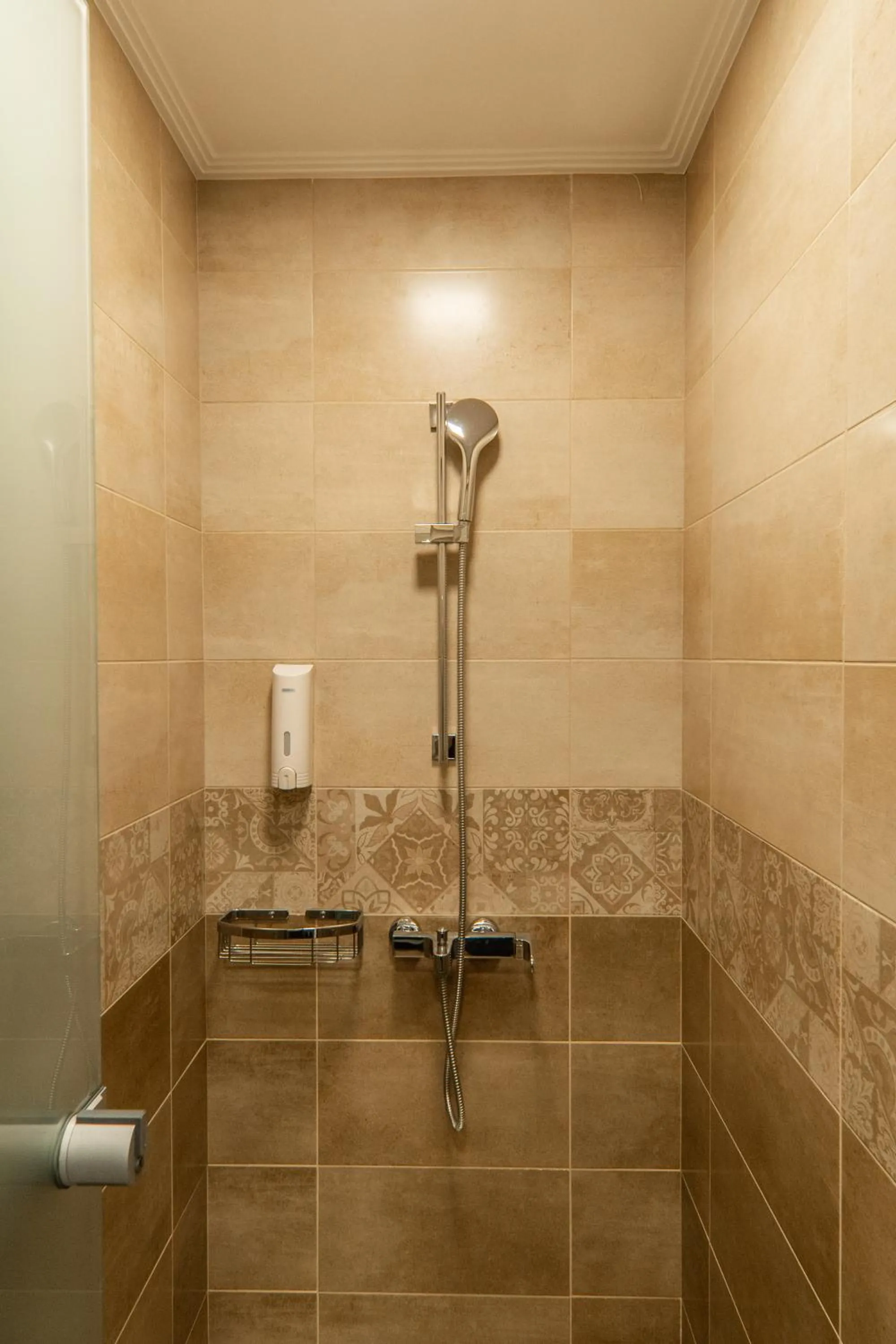 Shower in Altirina Studios