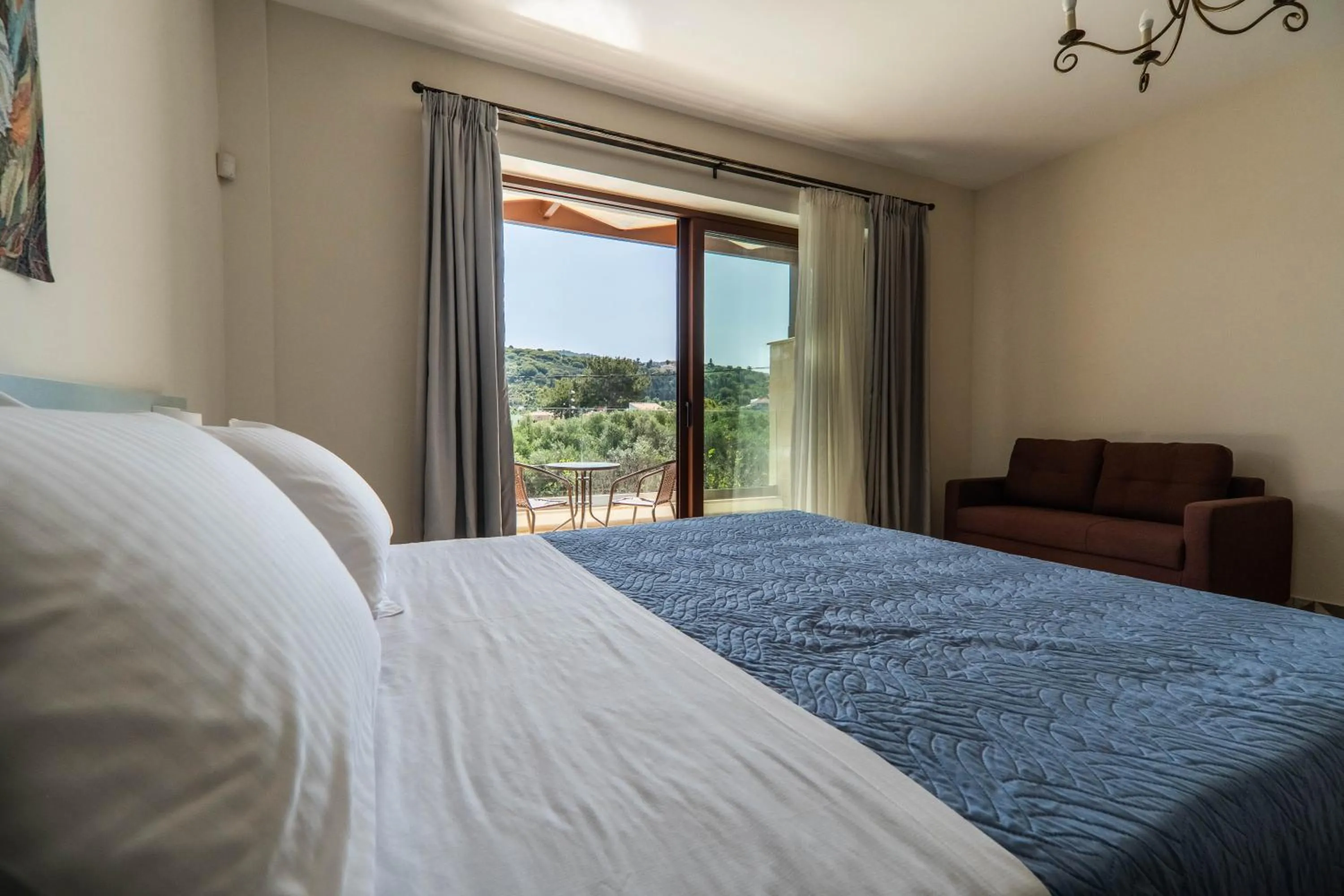 Bed in Altirina Studios