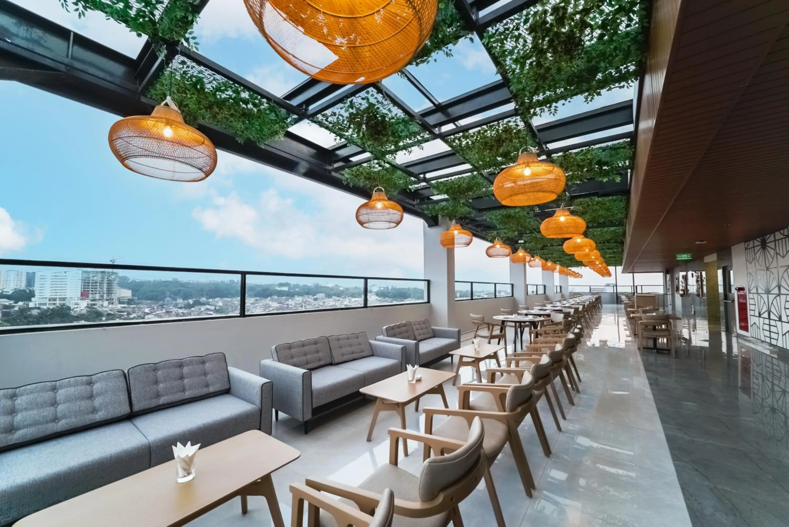 Restaurant/places to eat in Truntum Cihampelas