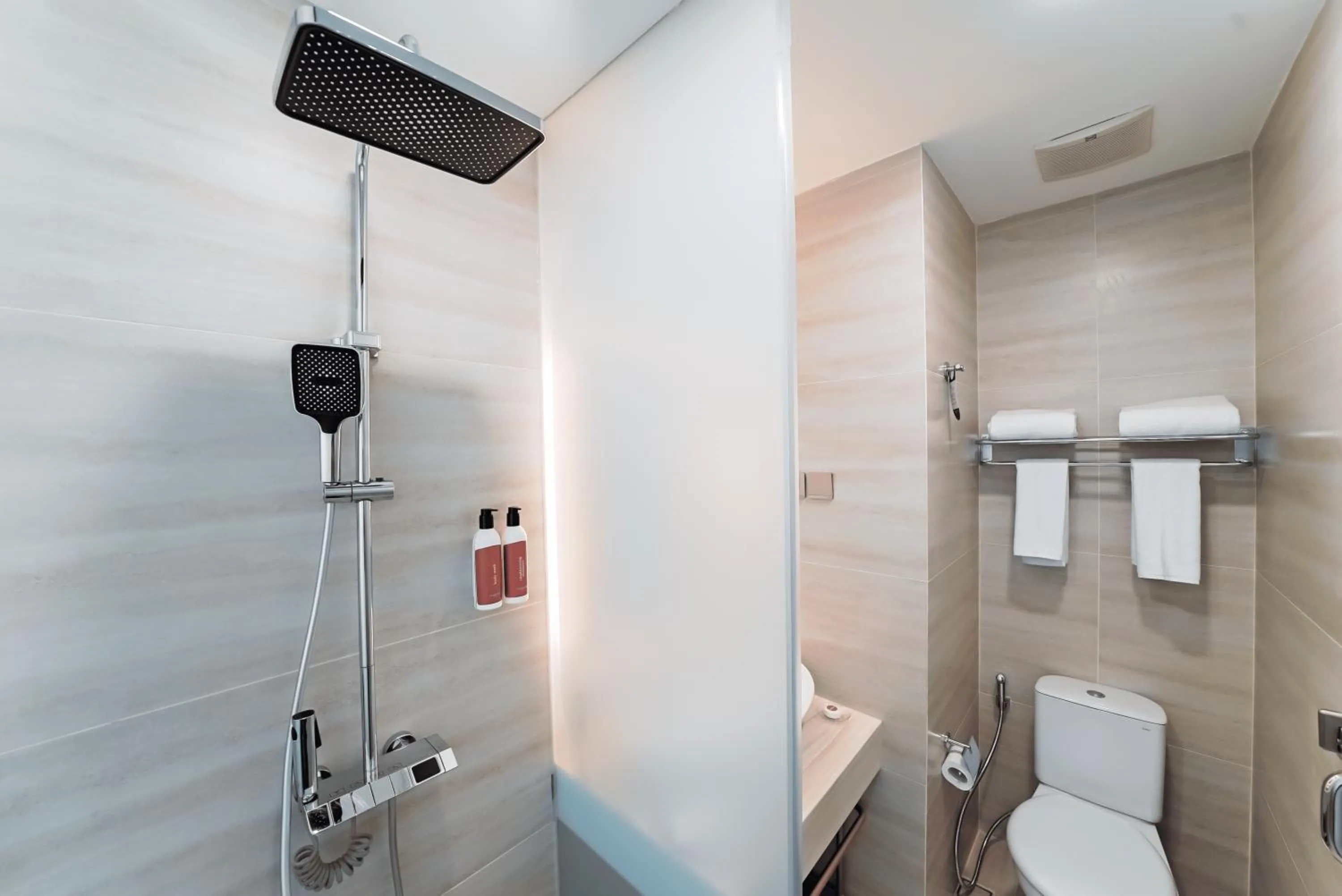 Shower in Truntum Cihampelas