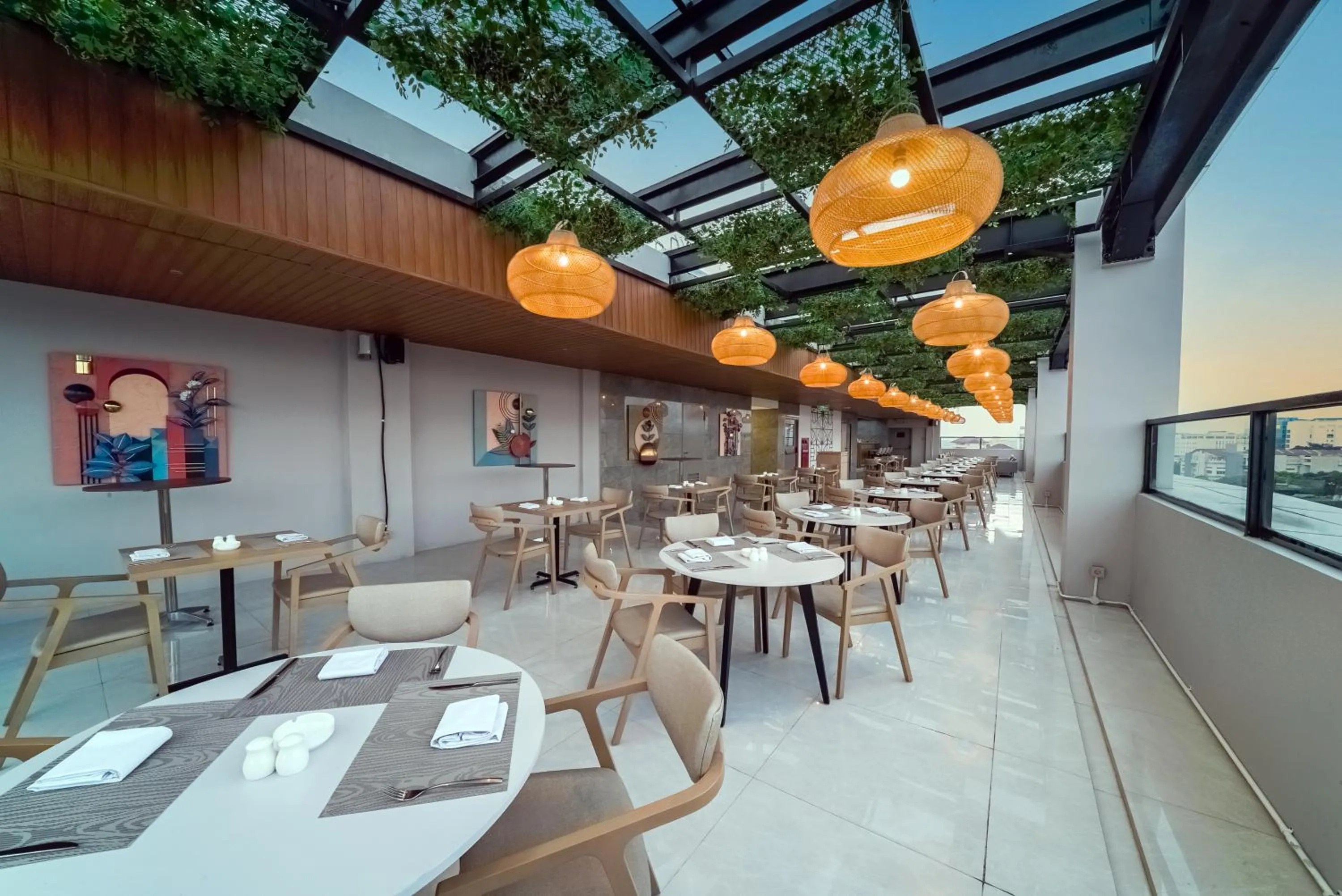 Restaurant/places to eat in Truntum Cihampelas