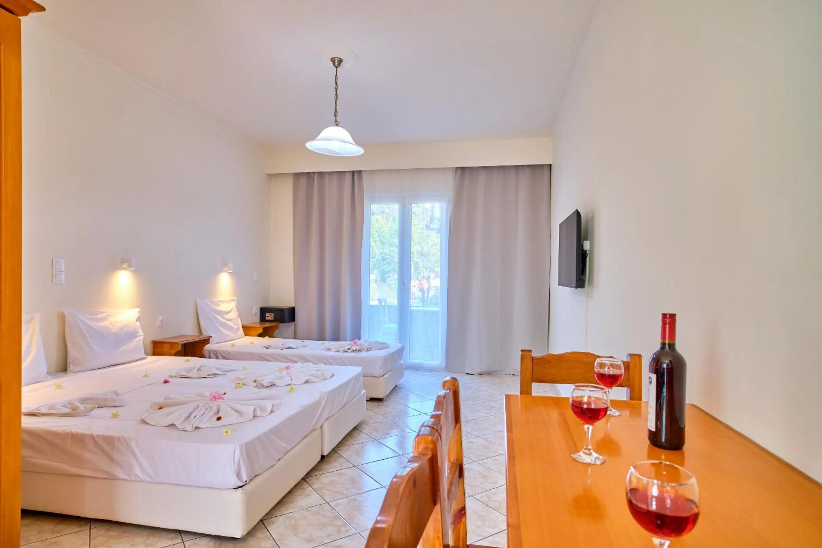 Bed in Sidari Green Oasis by Estia