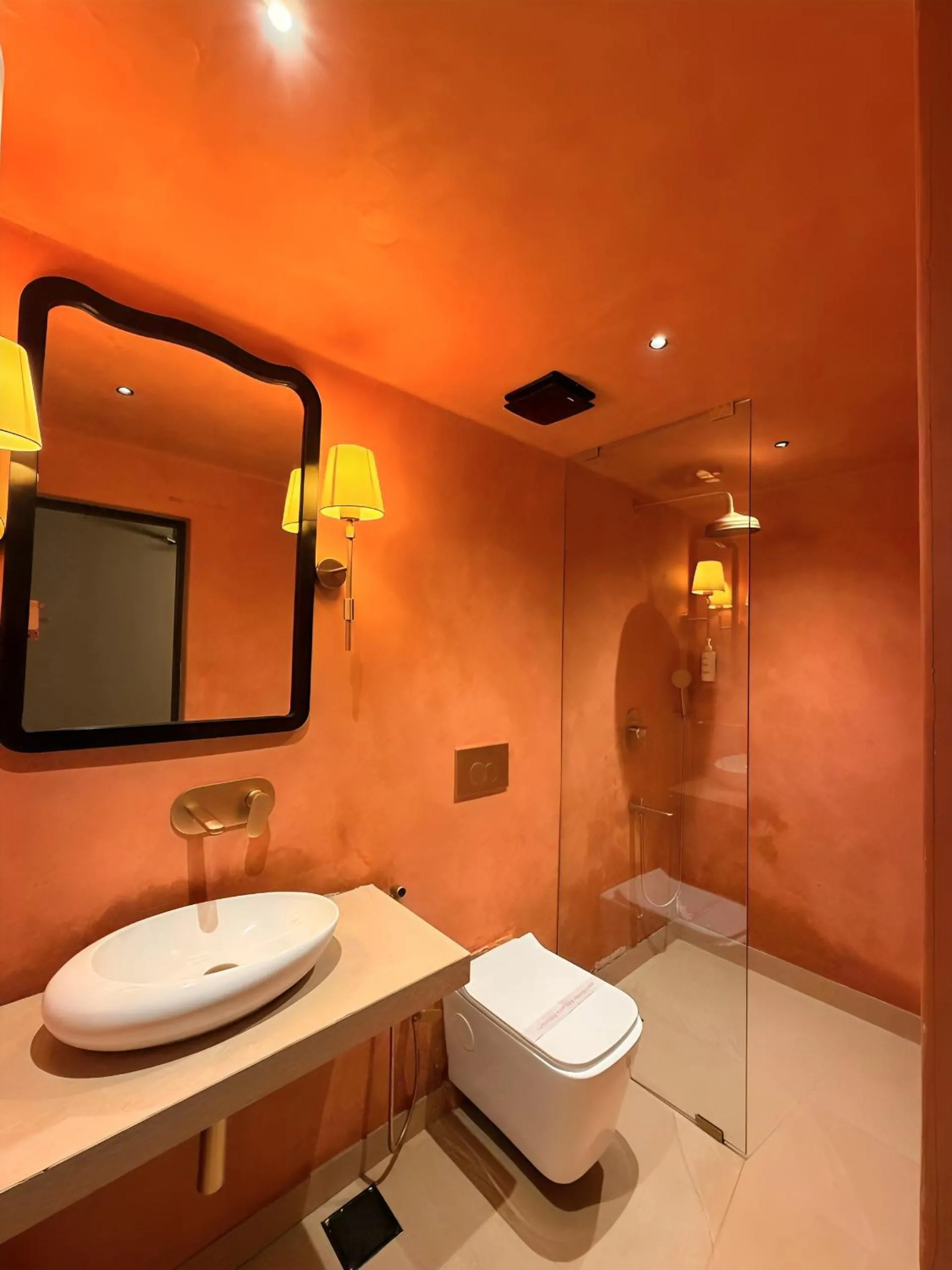 Bathroom in Hotel White Pearl - Colaba Mumbai