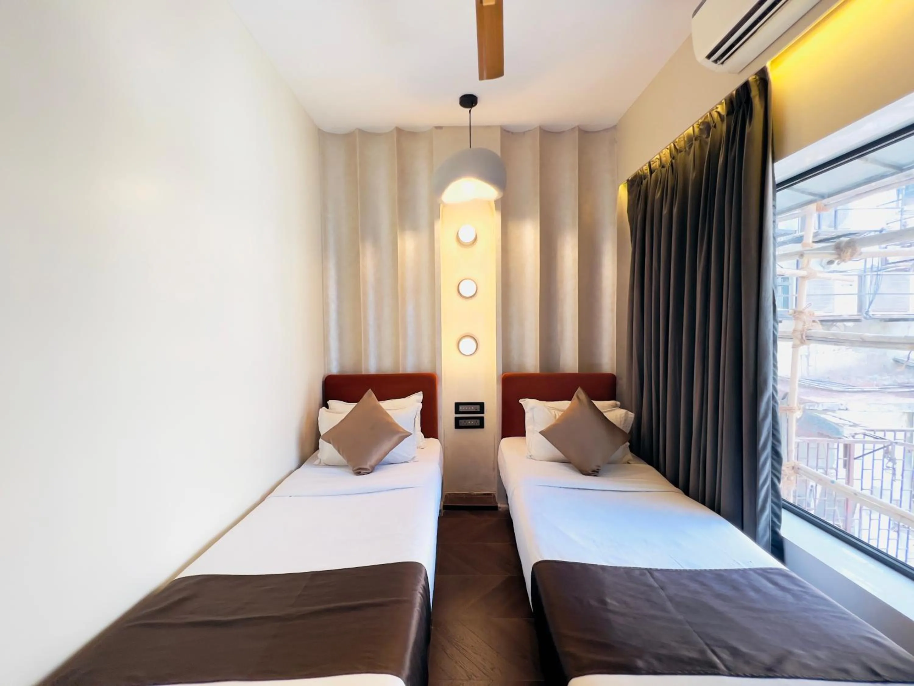 Bed in Hotel White Pearl - Colaba Mumbai