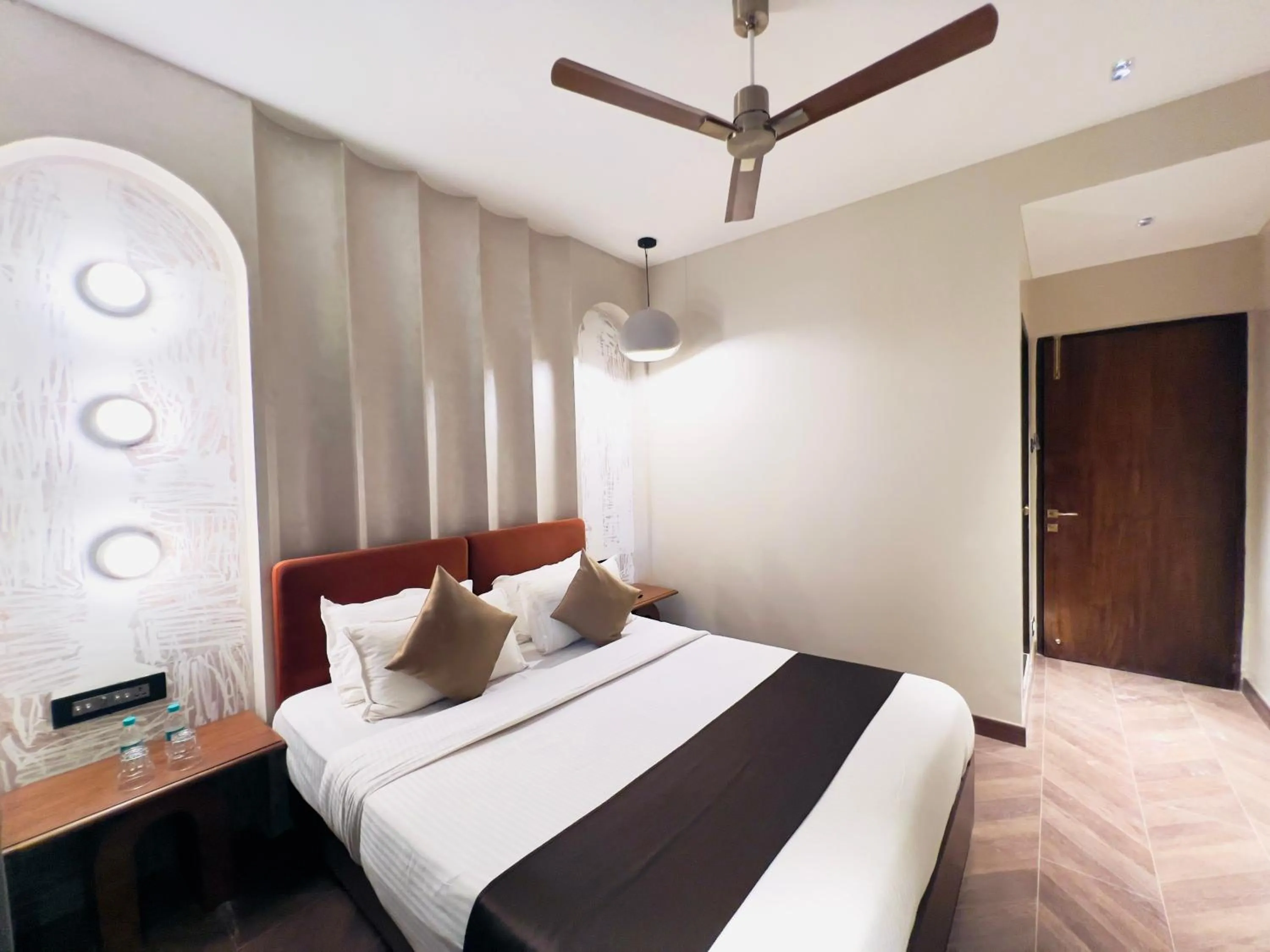 Bed in Hotel White Pearl - Colaba Mumbai