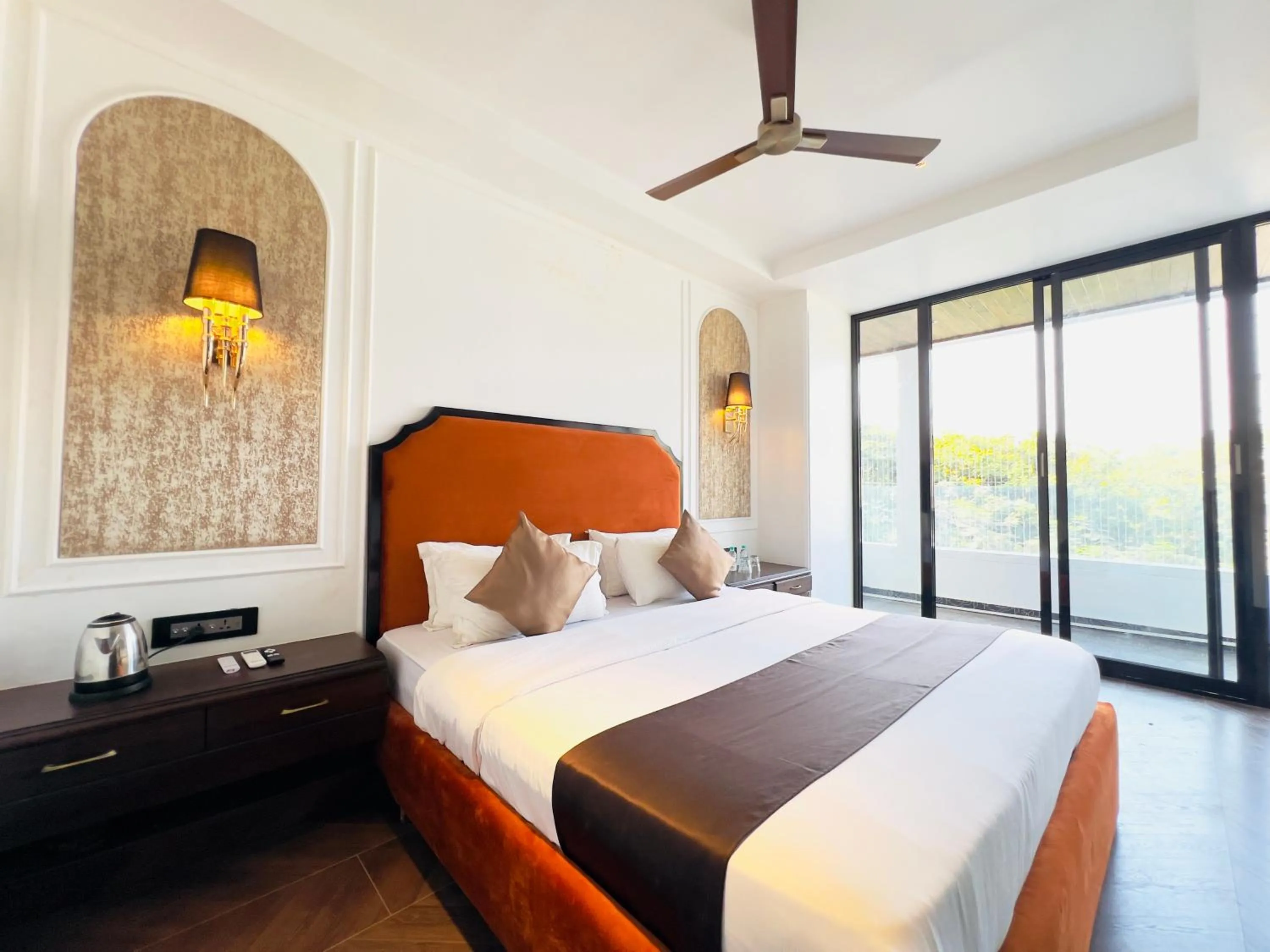 Bed in Hotel White Pearl - Colaba Mumbai