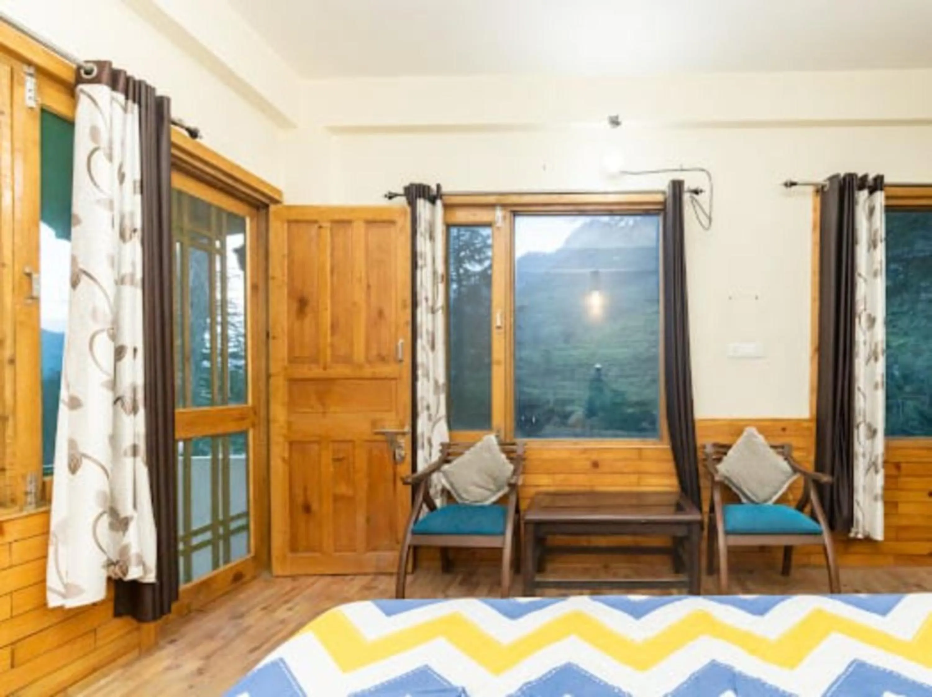 Bed in Majestic View Cottages