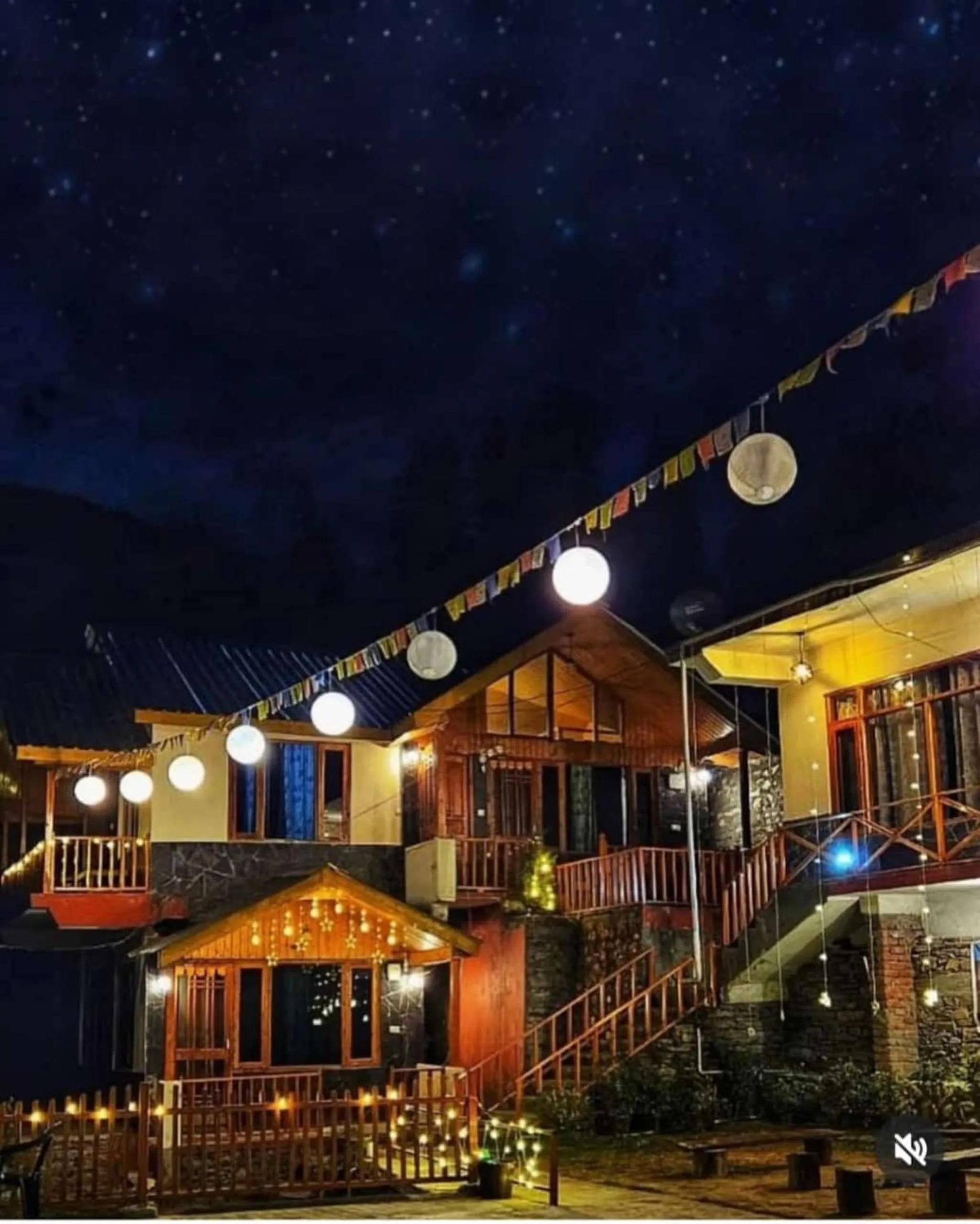 Property building in Majestic View Cottages