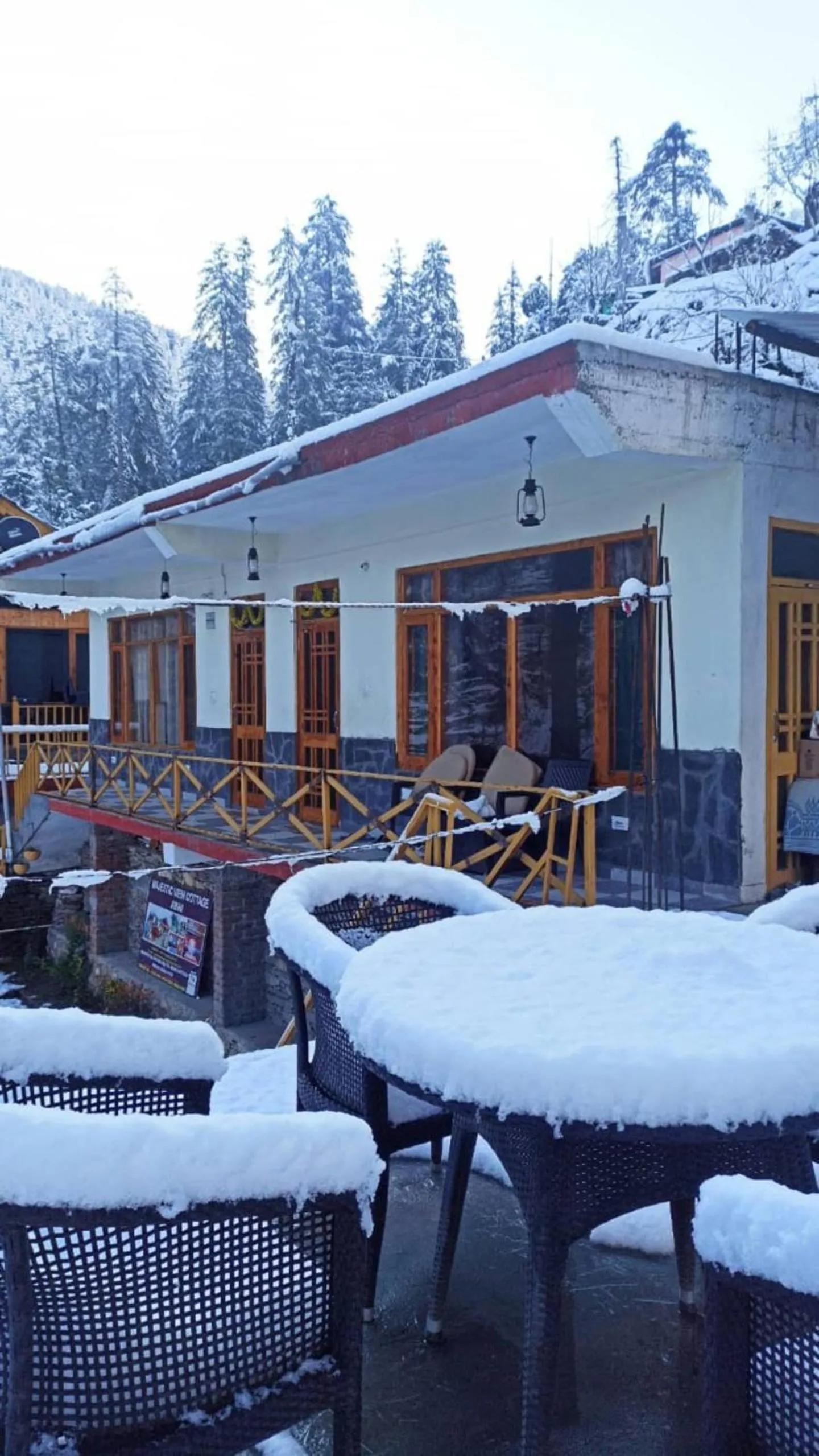 Property building in Majestic View Cottages