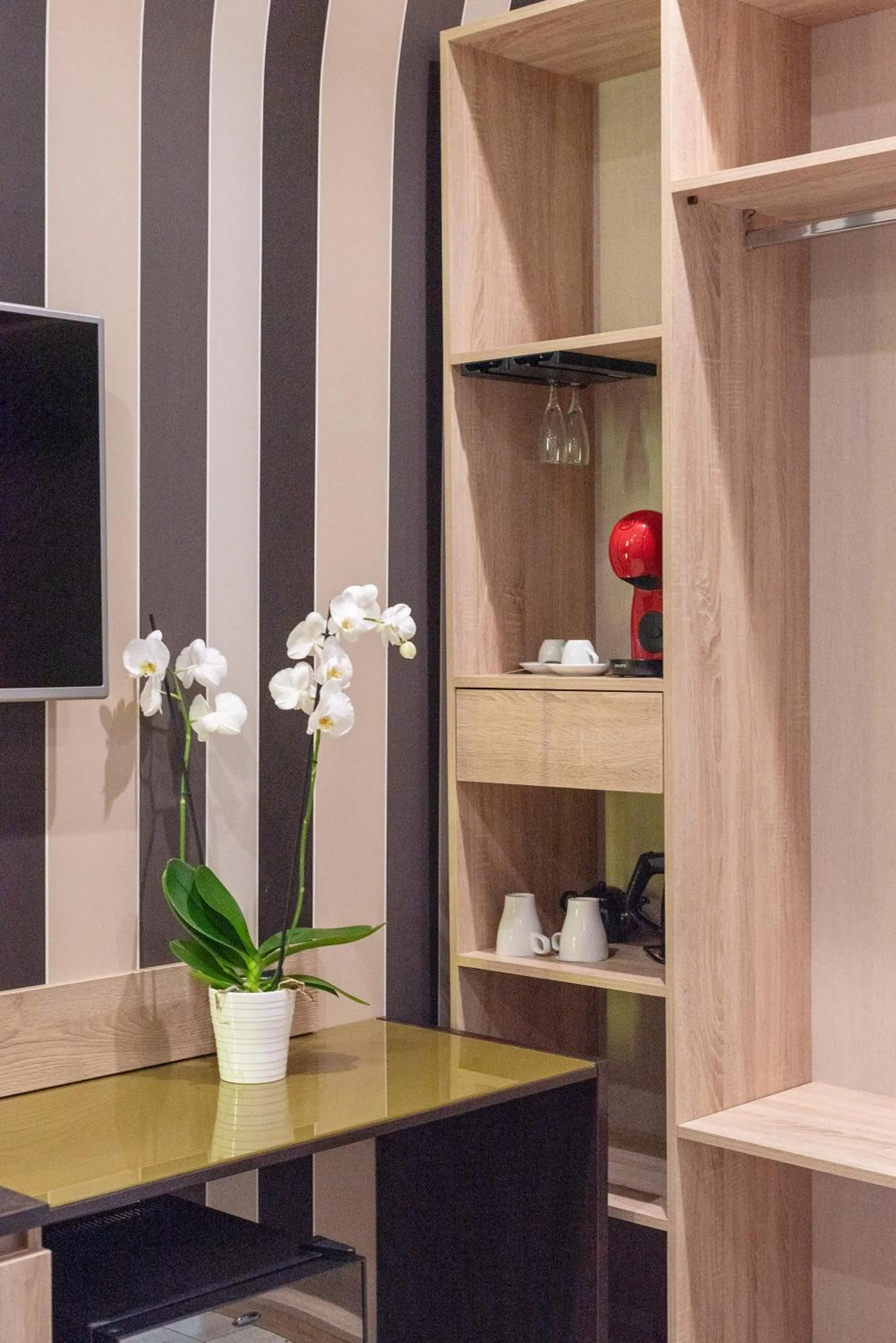 TV and multimedia in Neapolis Lifestyle