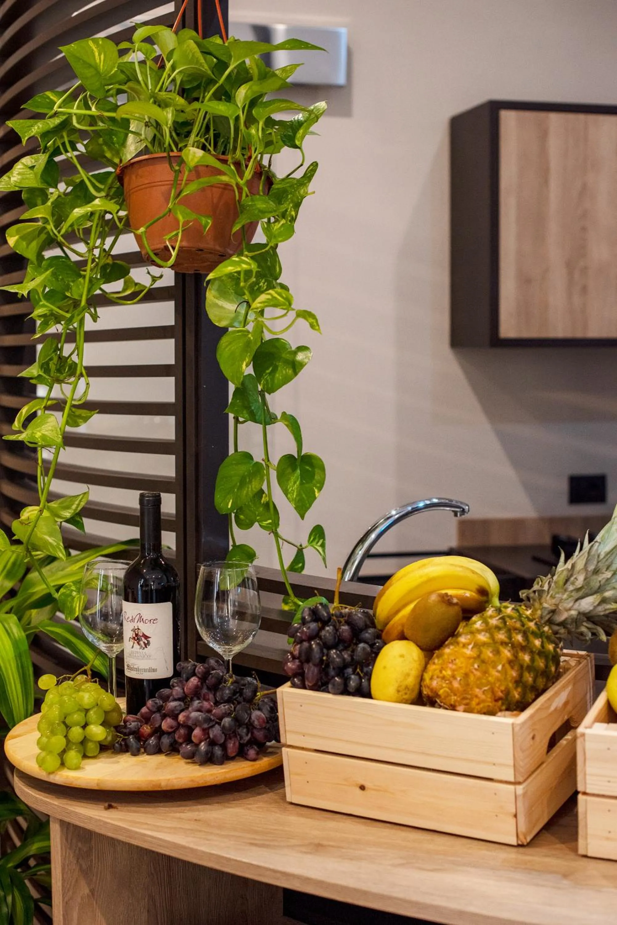 Food in Neapolis Lifestyle