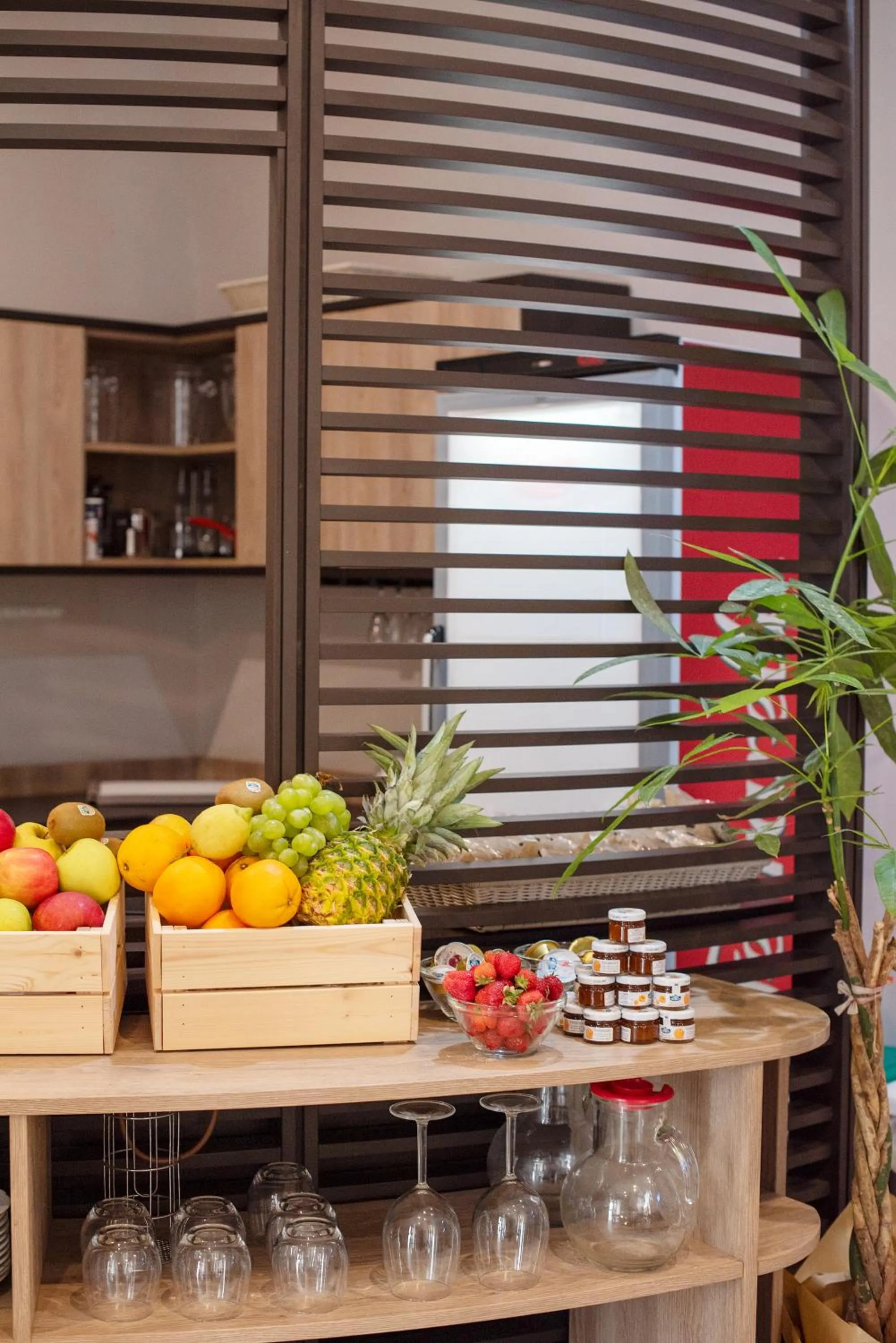 Food in Neapolis Lifestyle