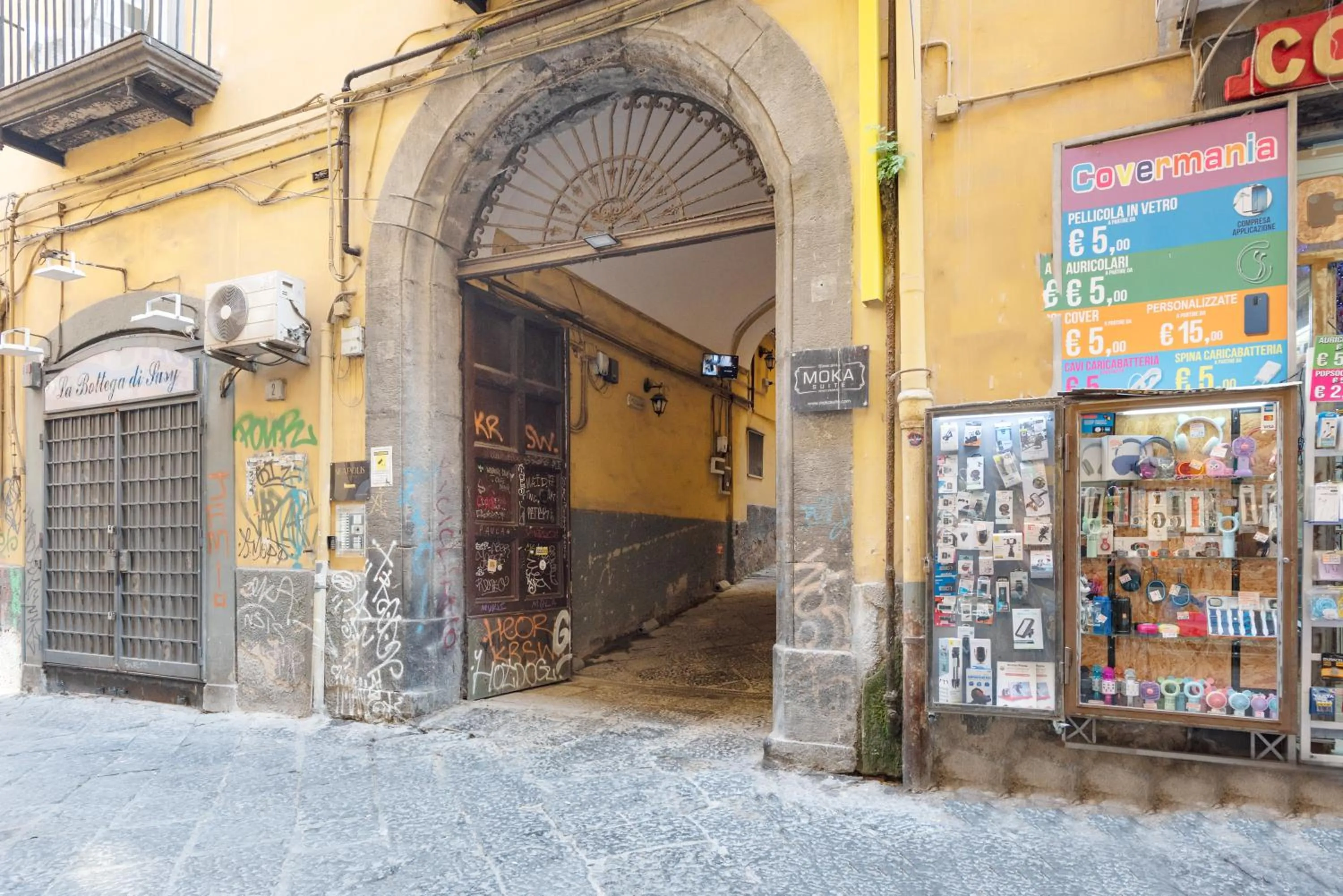 Property building in Neapolis Lifestyle