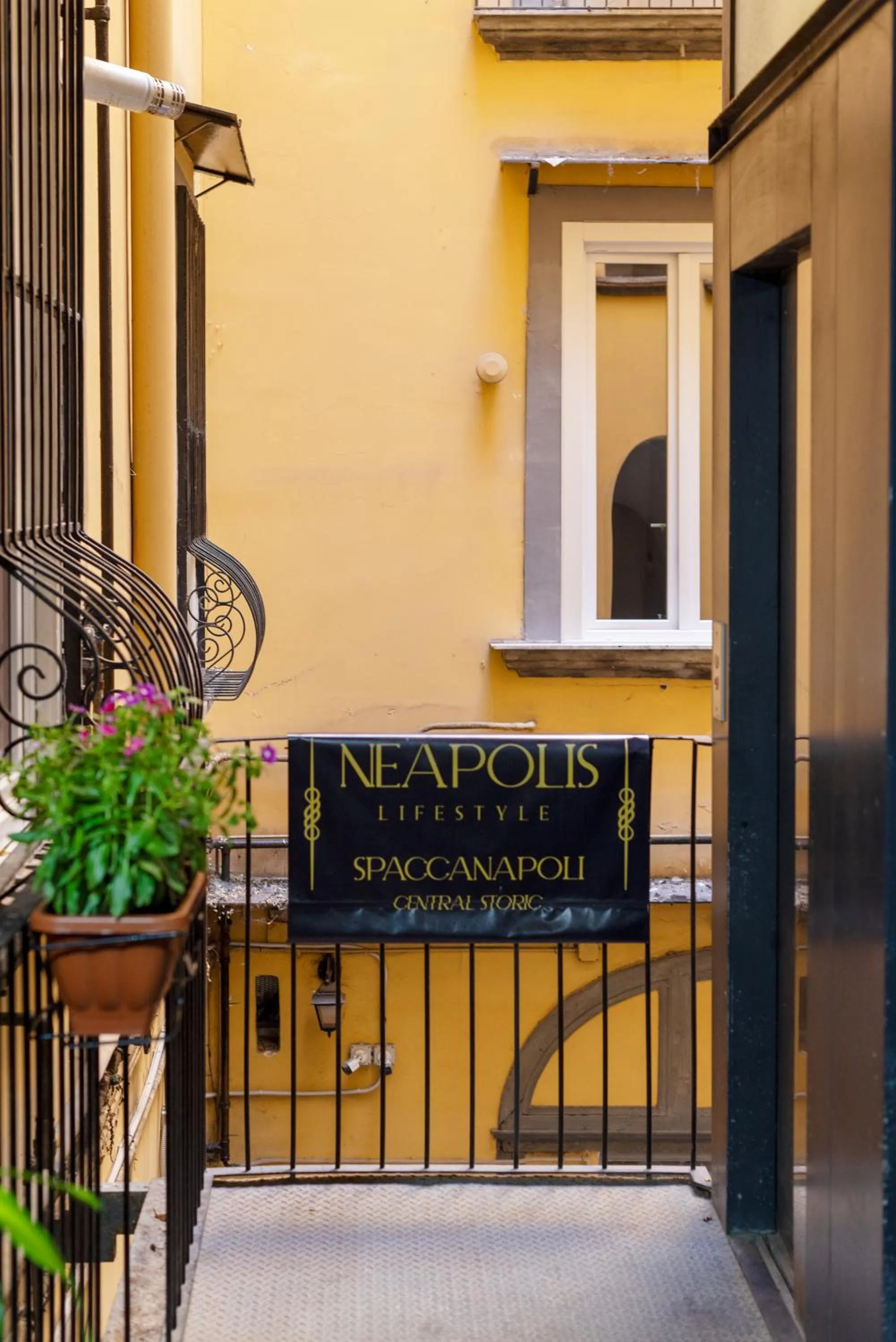 Property building in Neapolis Lifestyle