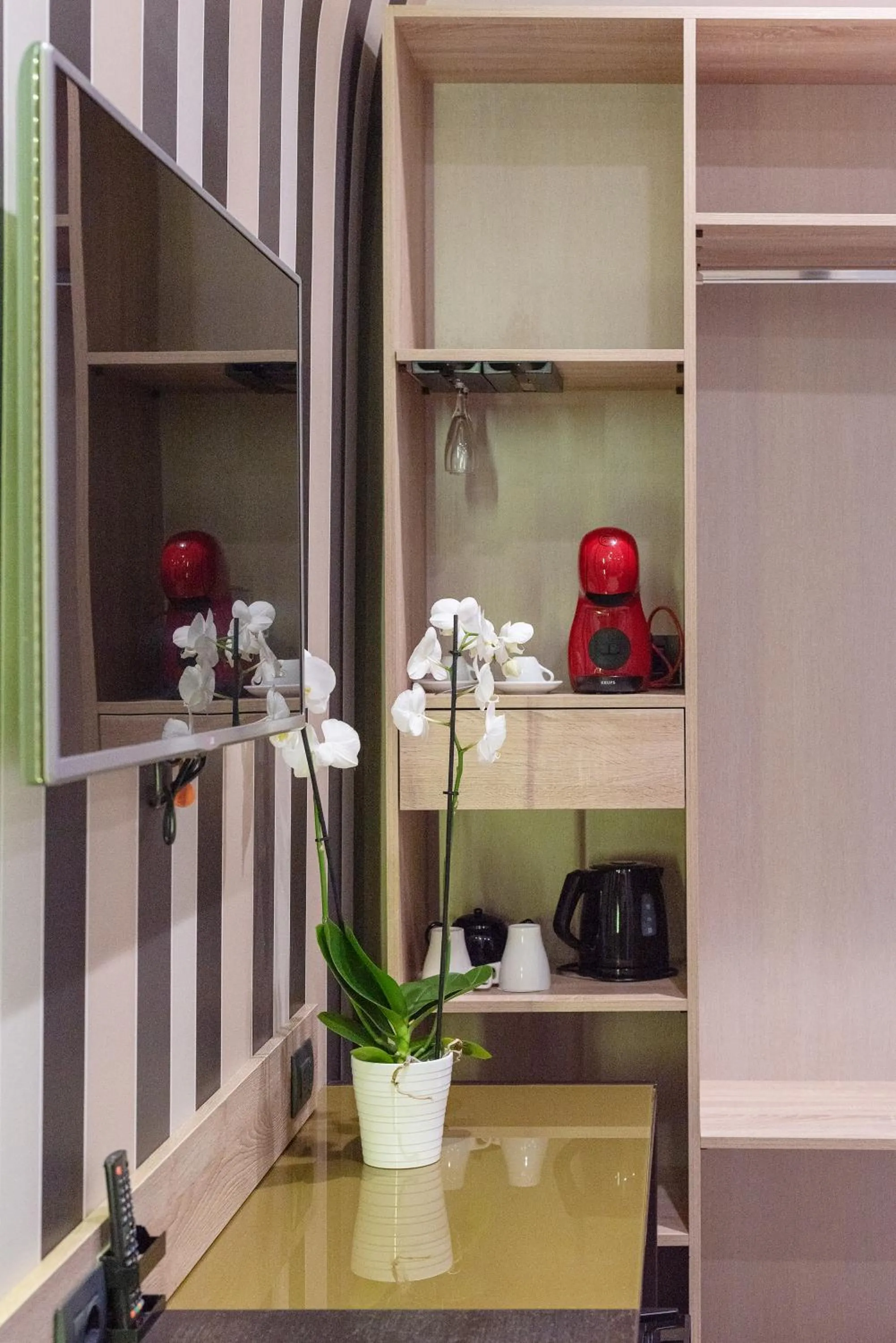 TV and multimedia in Neapolis Lifestyle