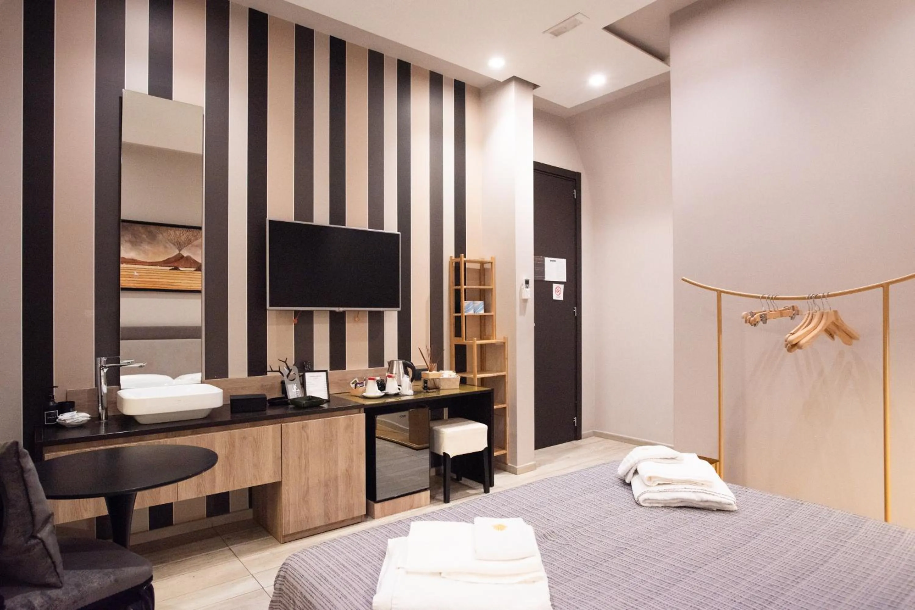 Bedroom, Bed in Neapolis Lifestyle