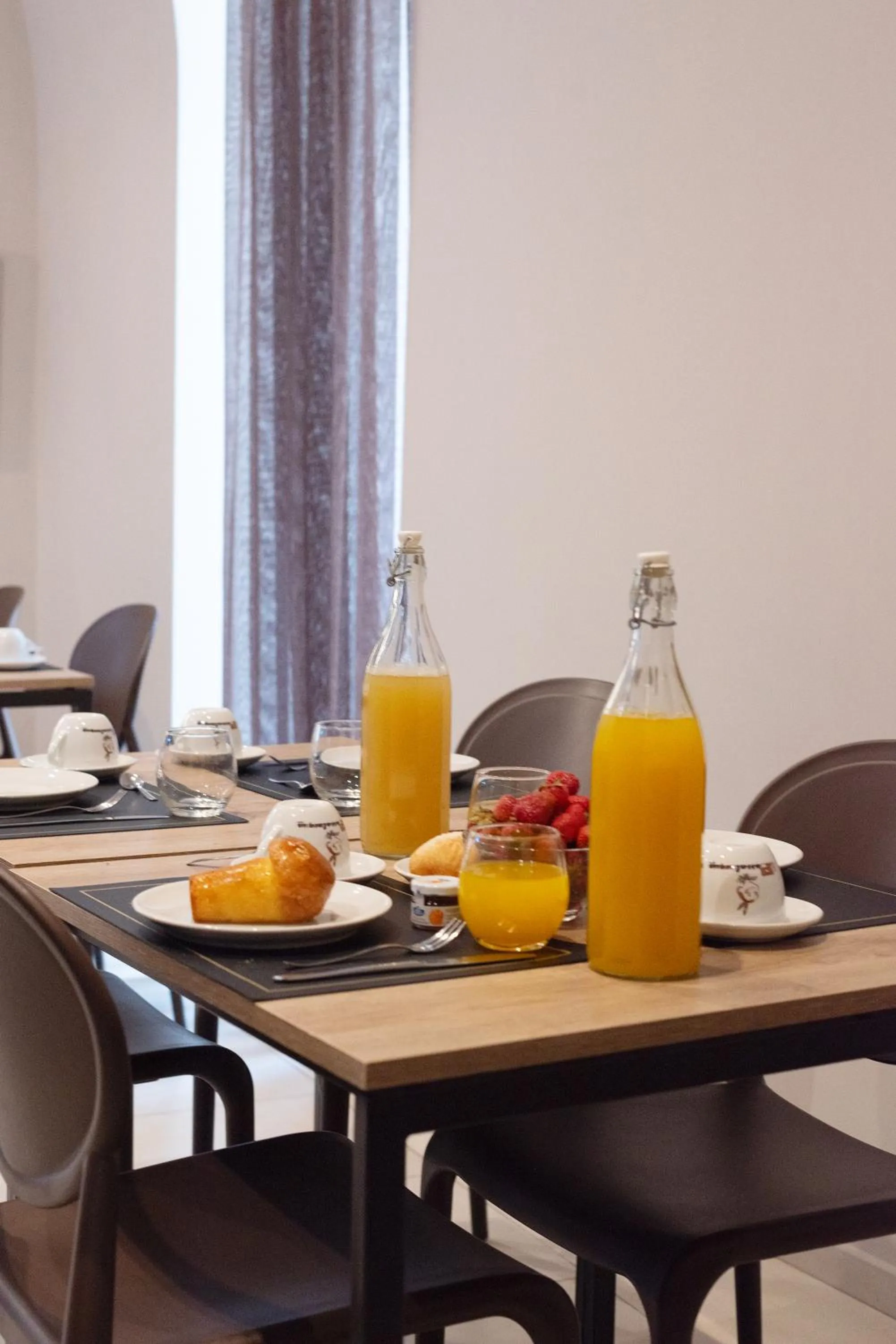 Food in Neapolis Lifestyle