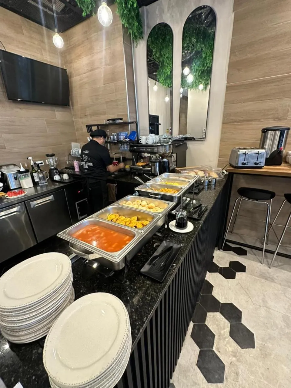 Restaurant/places to eat in The Park Hotel