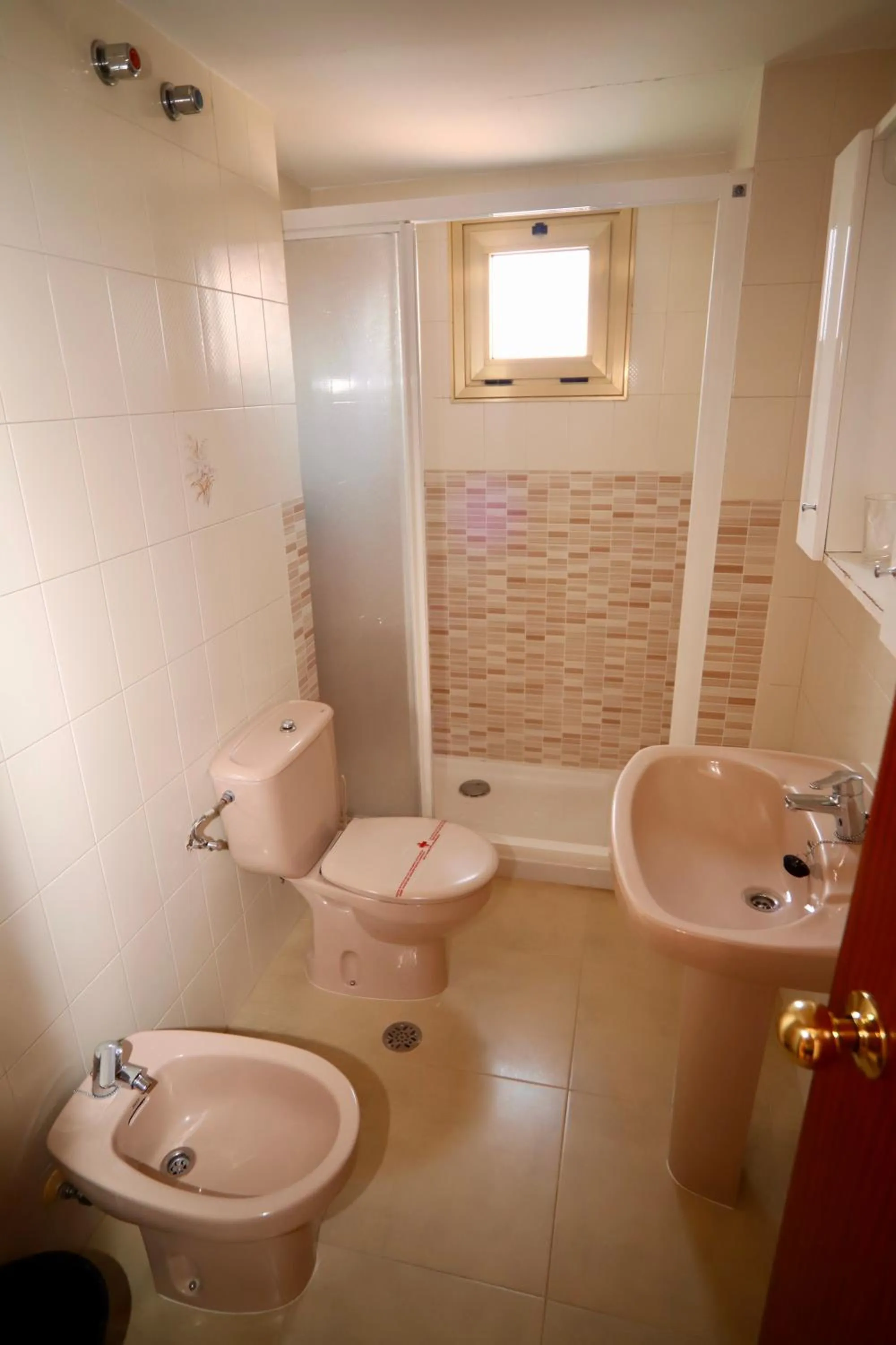 Bathroom in Apartamentos Torre Gerona