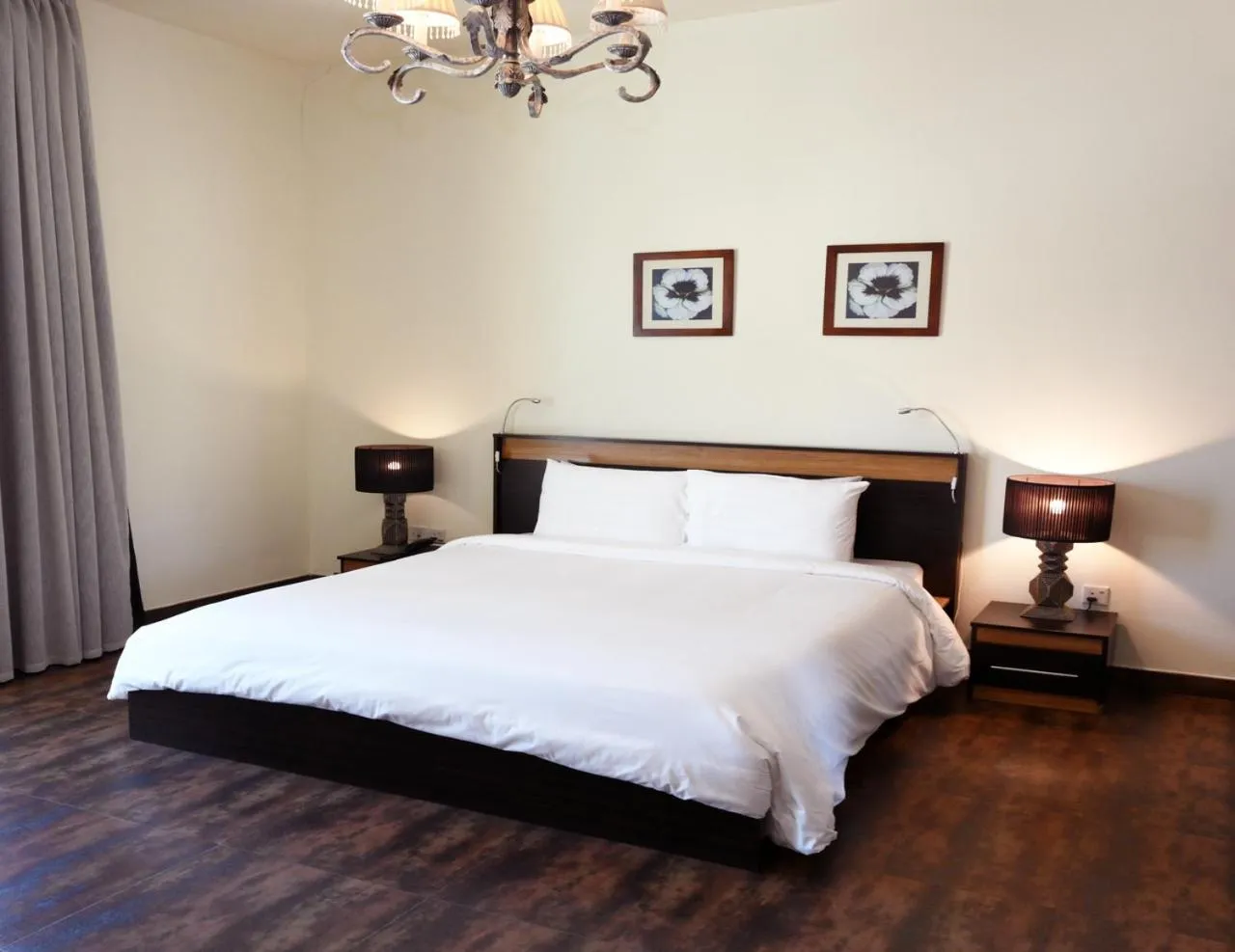 Bedroom, Bed in Al Manzil Hotel Bahrain