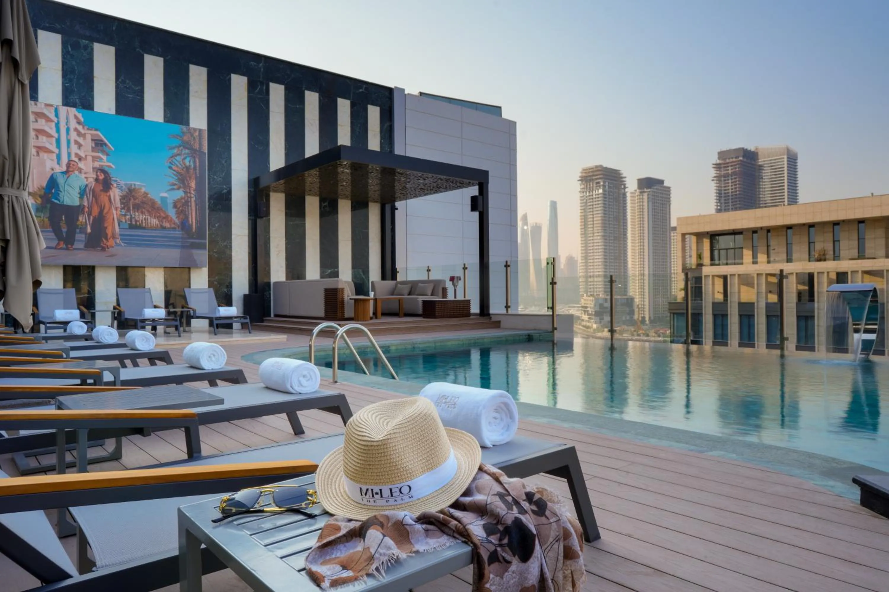 Swimming pool in Mileo Hotel The Palm