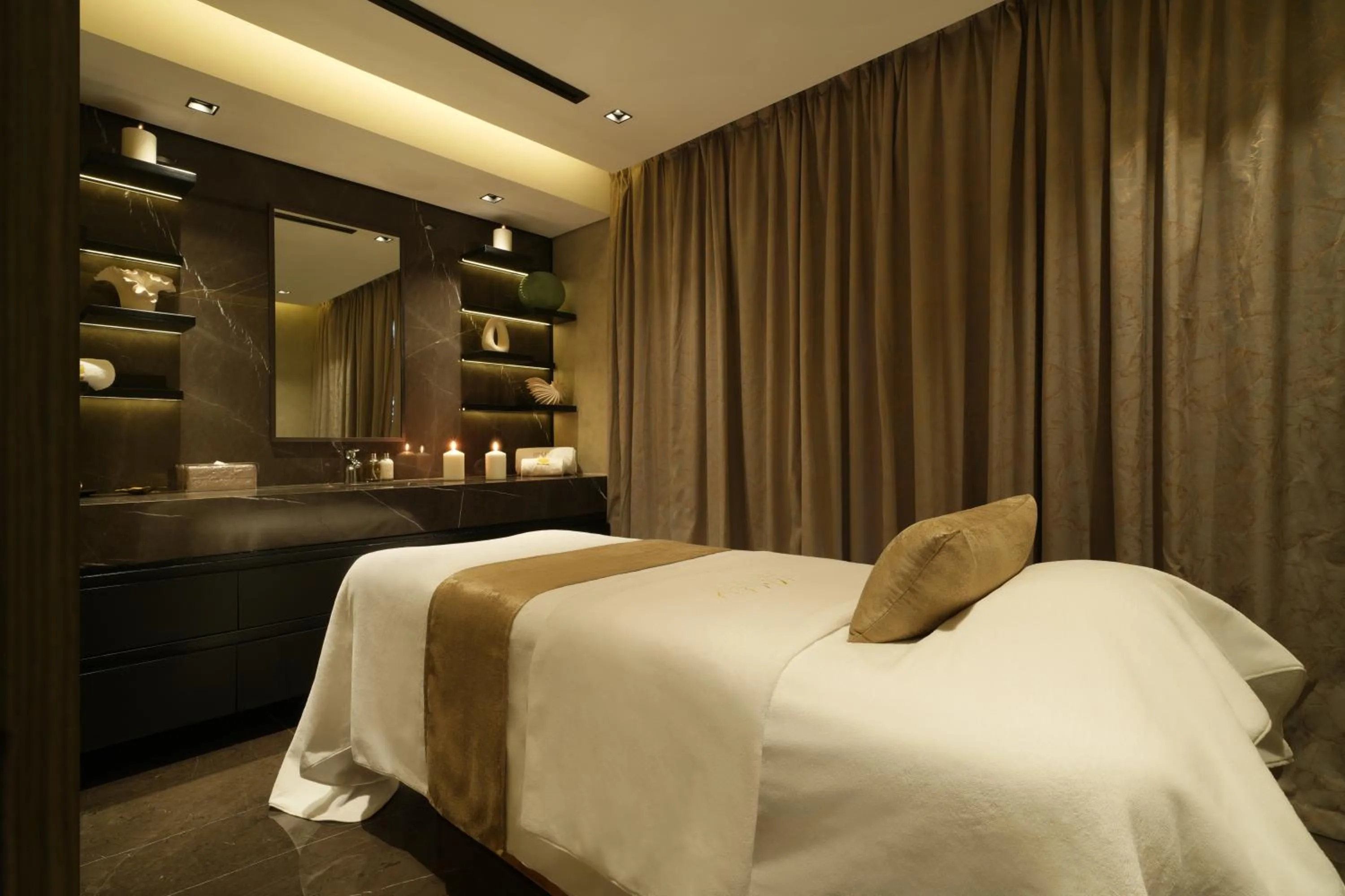 Massage, Bed in Mileo Hotel The Palm