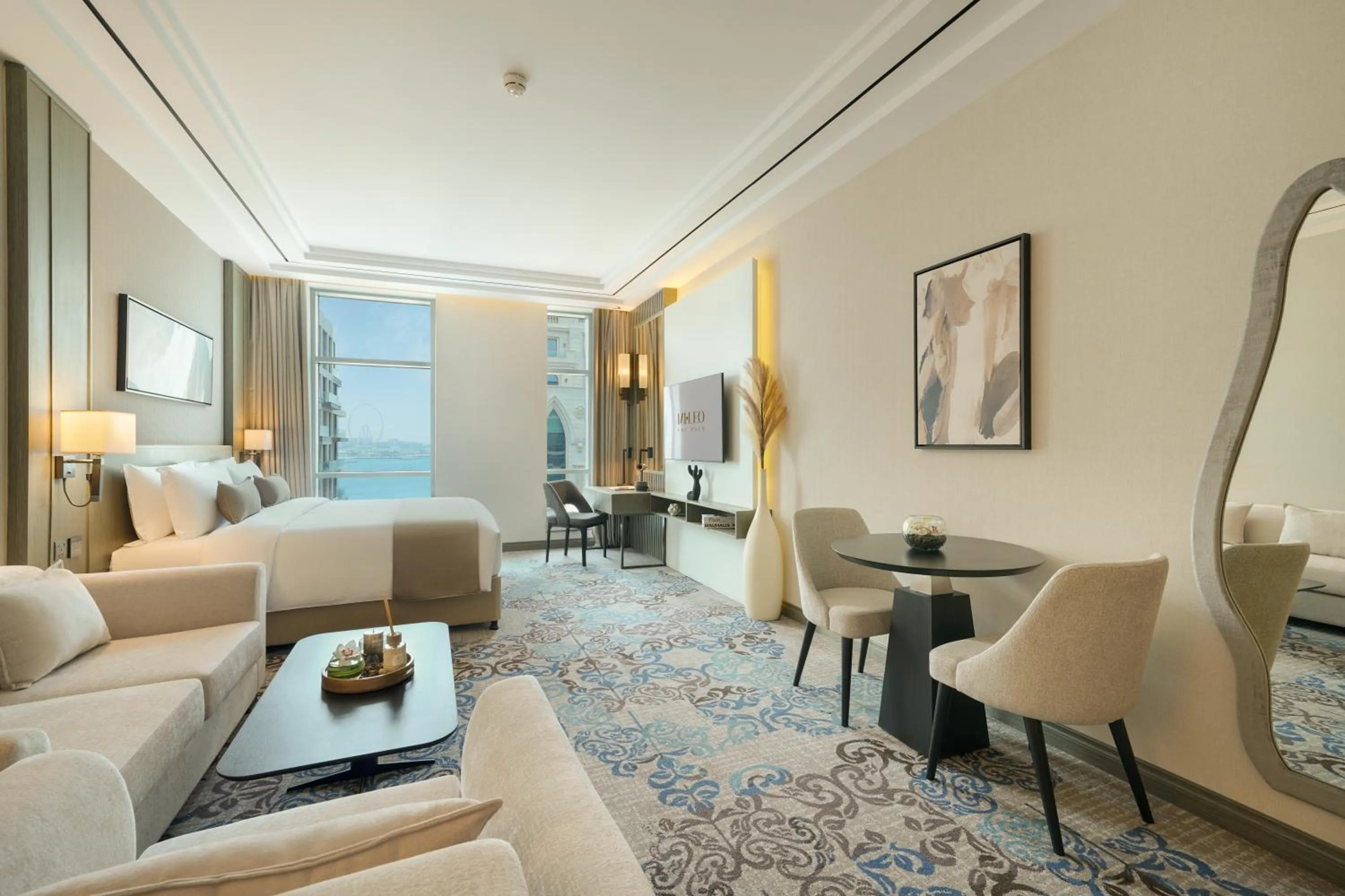 Living room, Bed in Mileo Hotel The Palm