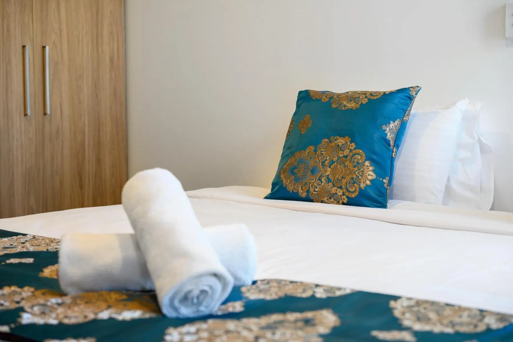 Bed in The Park OASIS Burwood