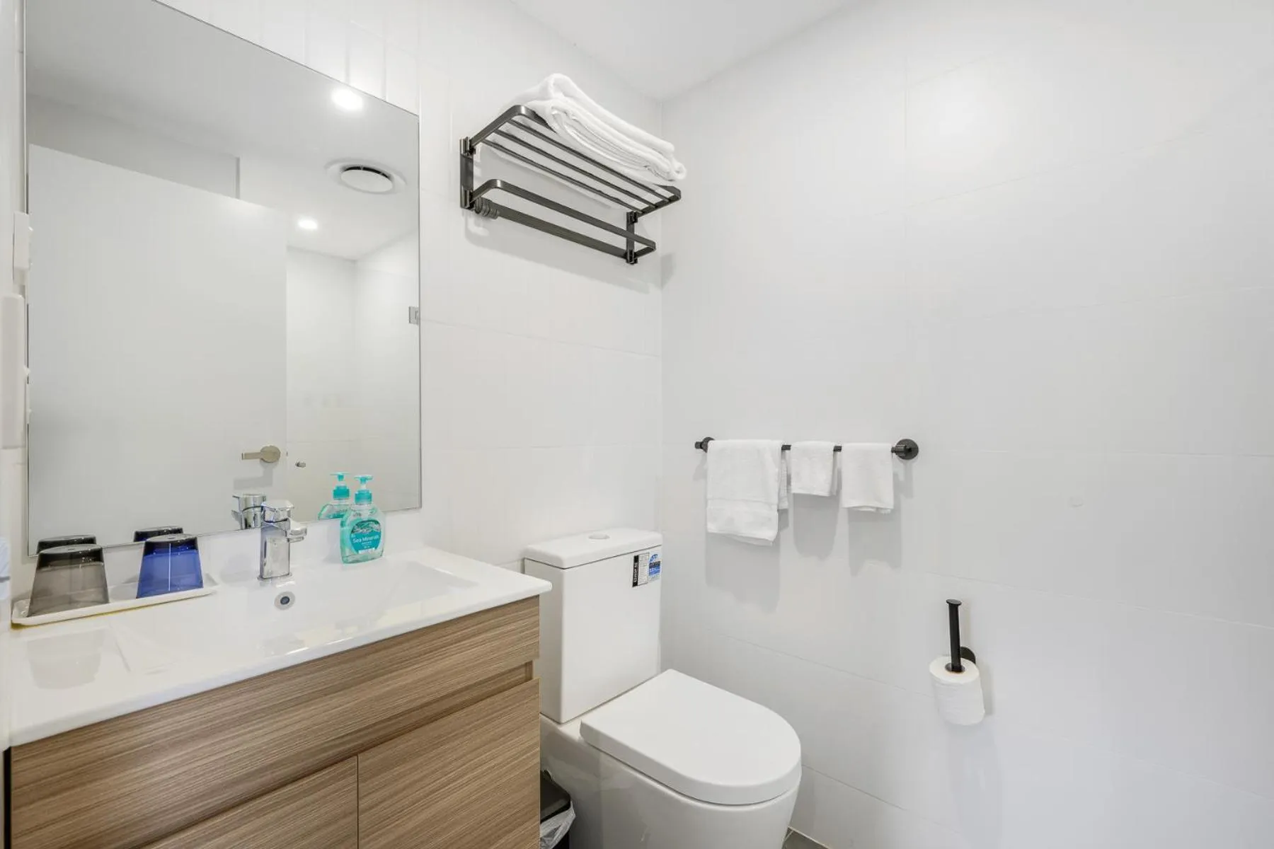 Shower in The Park OASIS Burwood