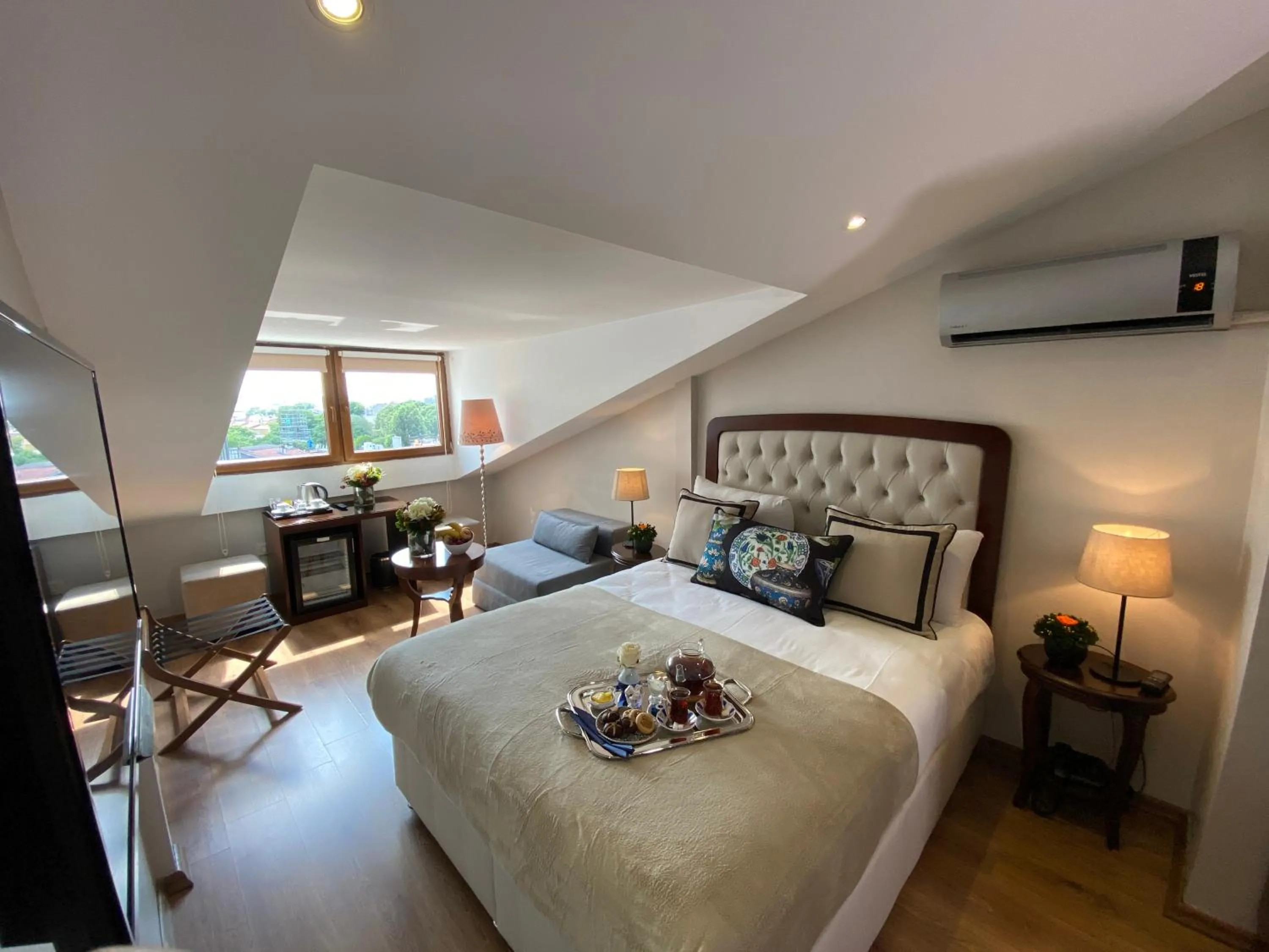 Sea view, Bed in Four Doors Hotel