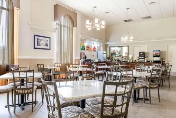 Breakfast in Baymont by Wyndham Festus