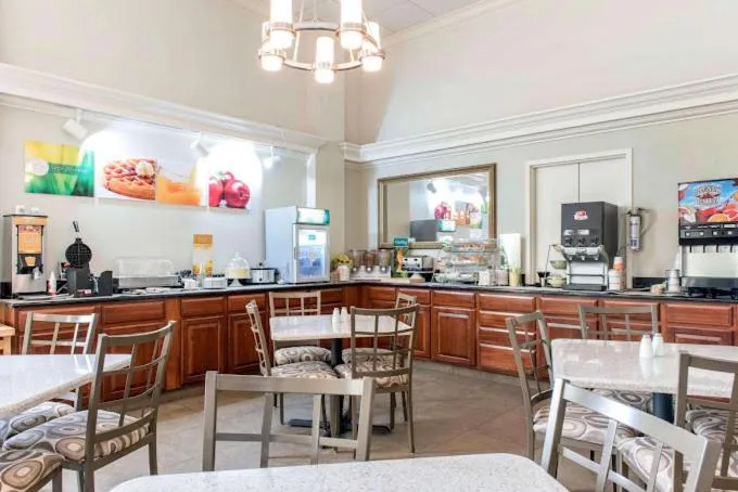 Breakfast in Baymont by Wyndham Festus