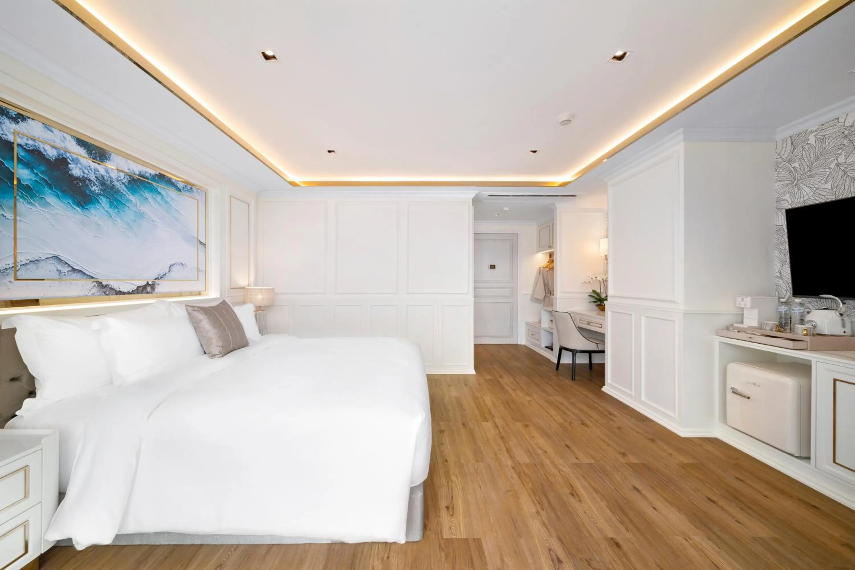 Bed in The Cyan at Patong Hotel