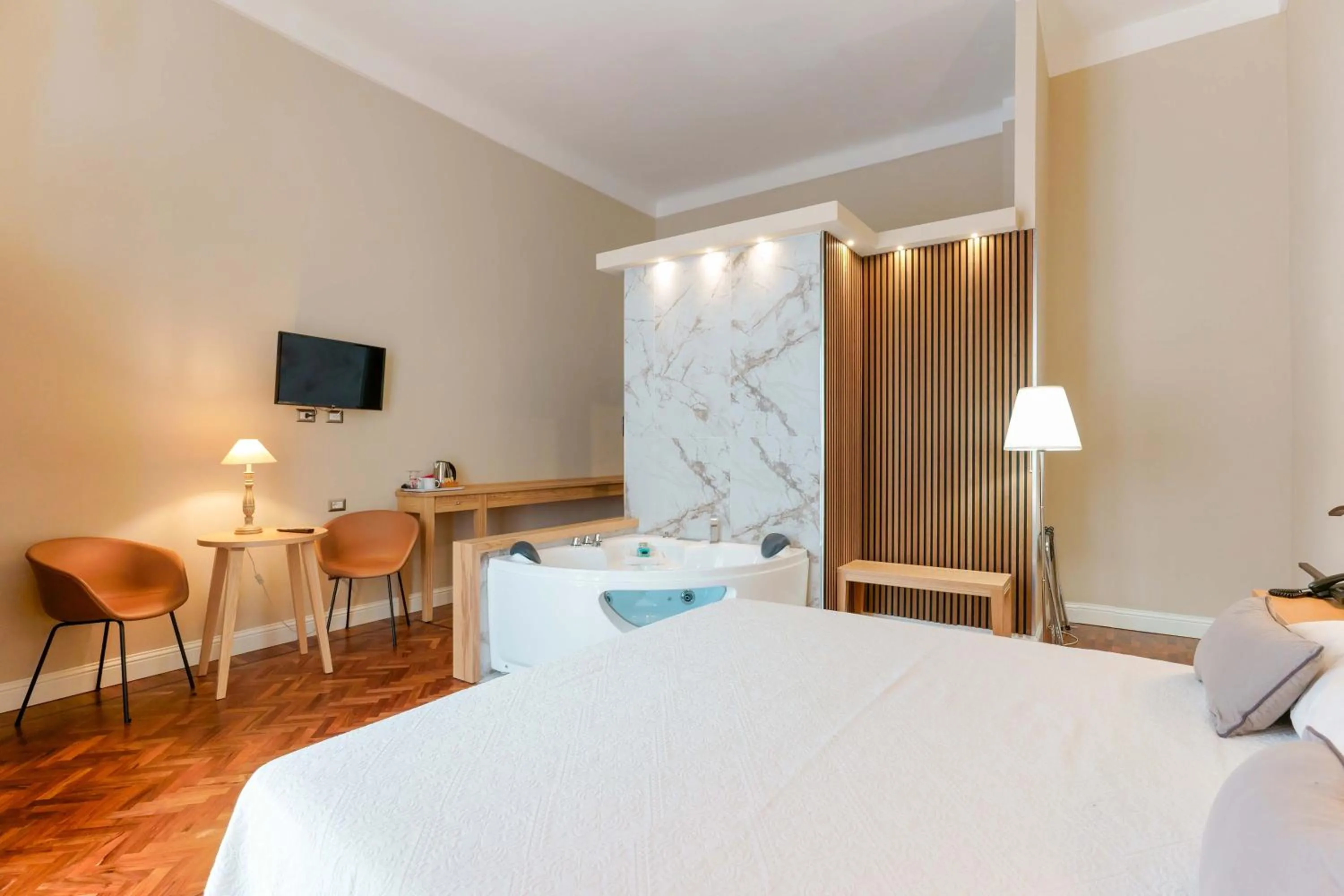 Photo of the whole room, Bed in Palazzo Pischedda