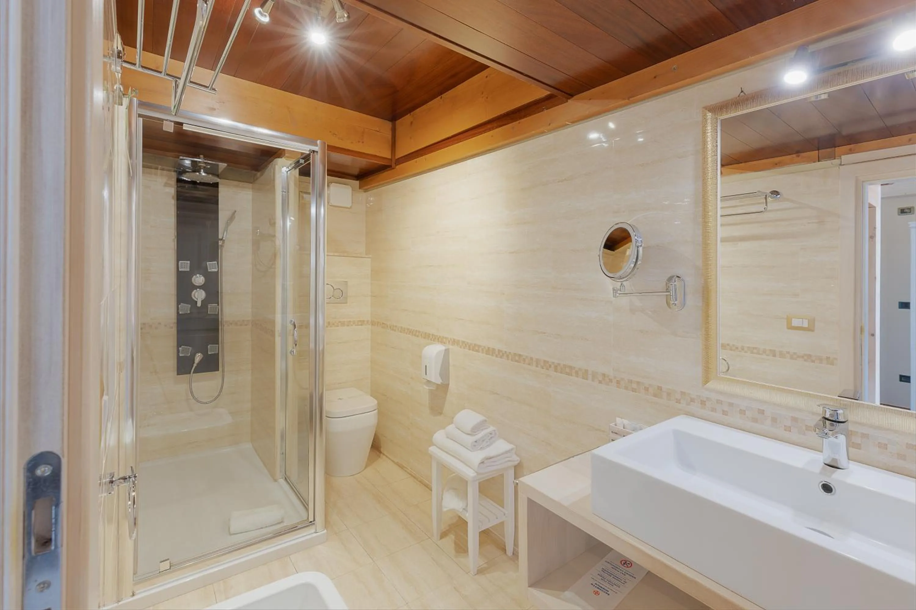 Shower in Palazzo Pischedda