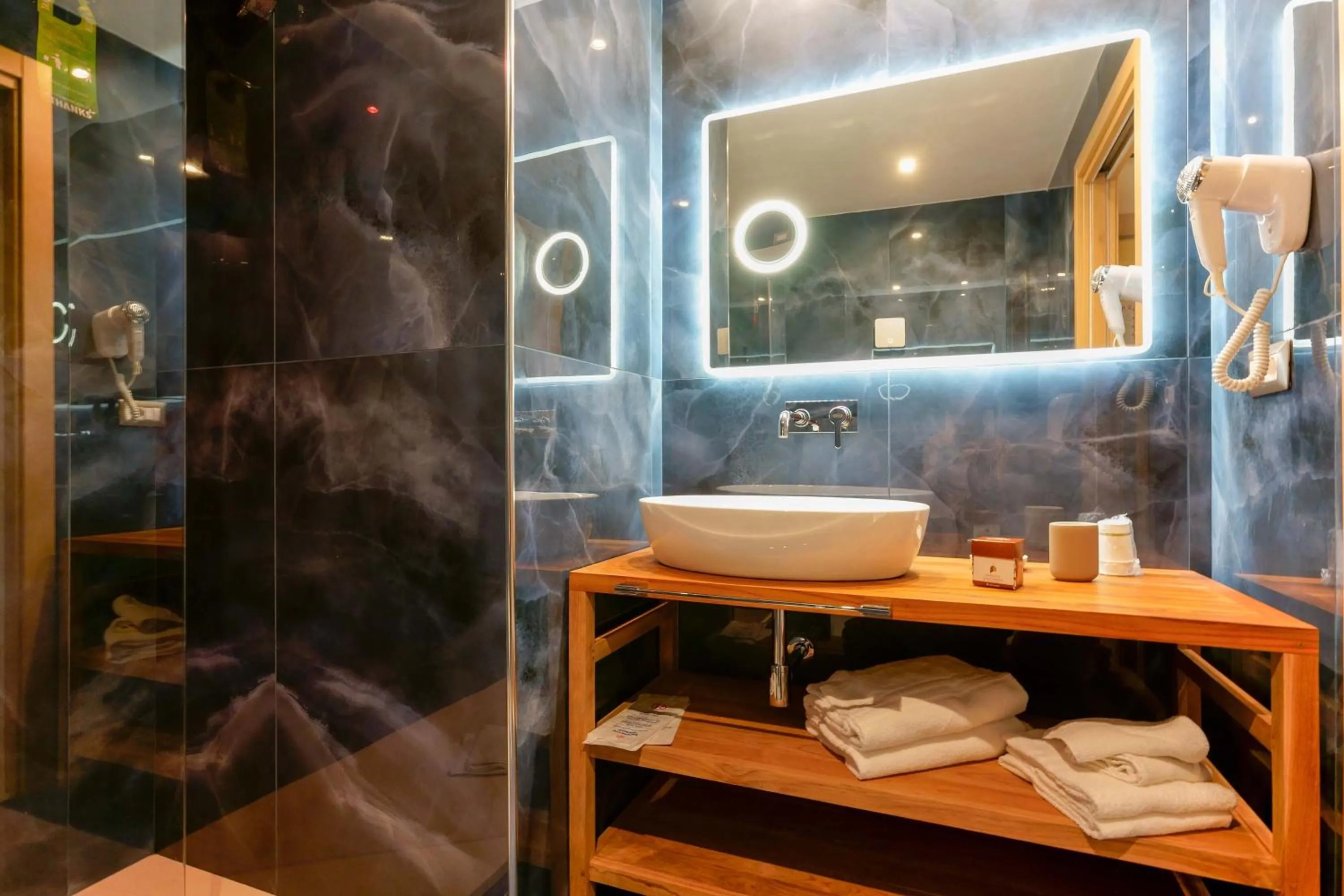 Bathroom in Palazzo Pischedda