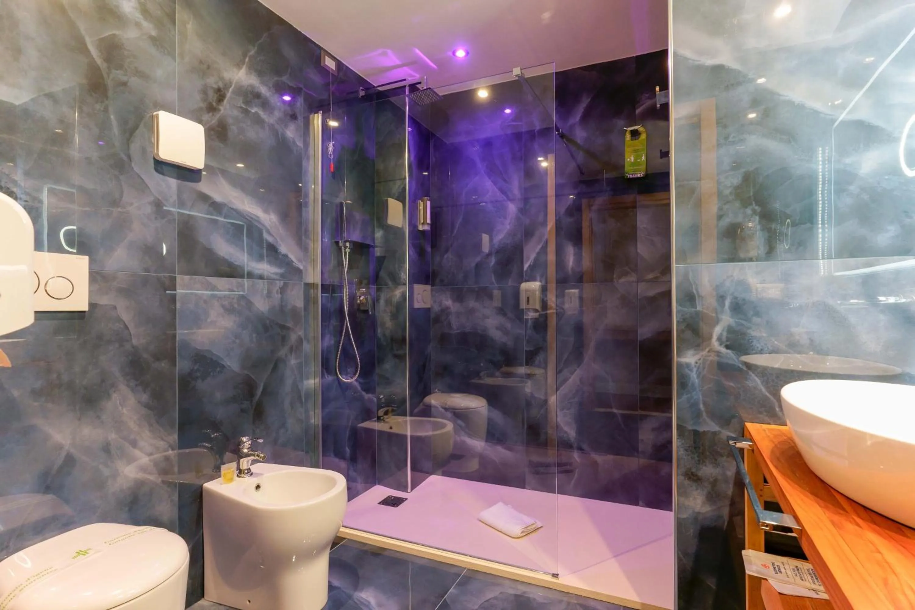 Shower in Palazzo Pischedda