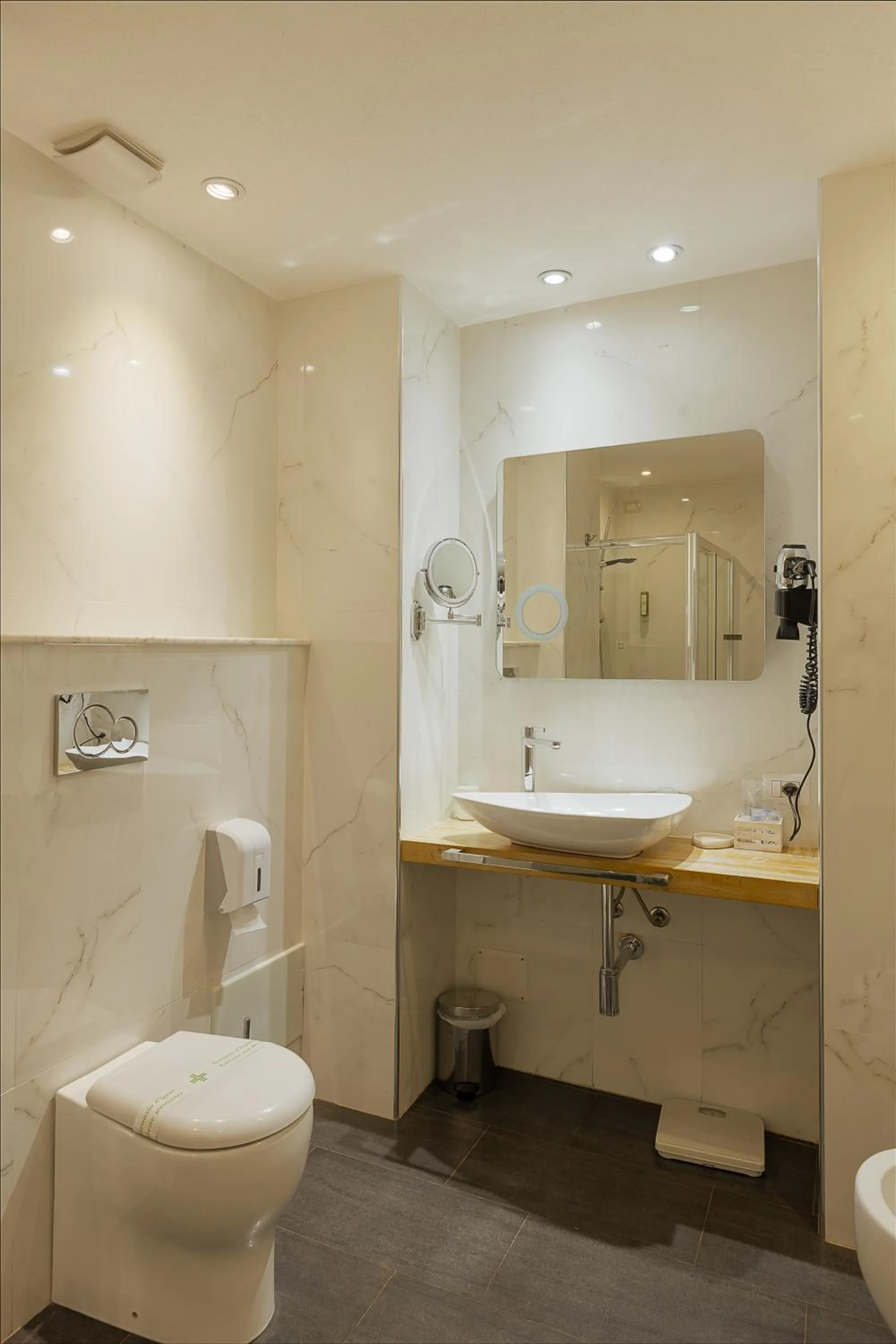 Toilet in Palazzo Pischedda