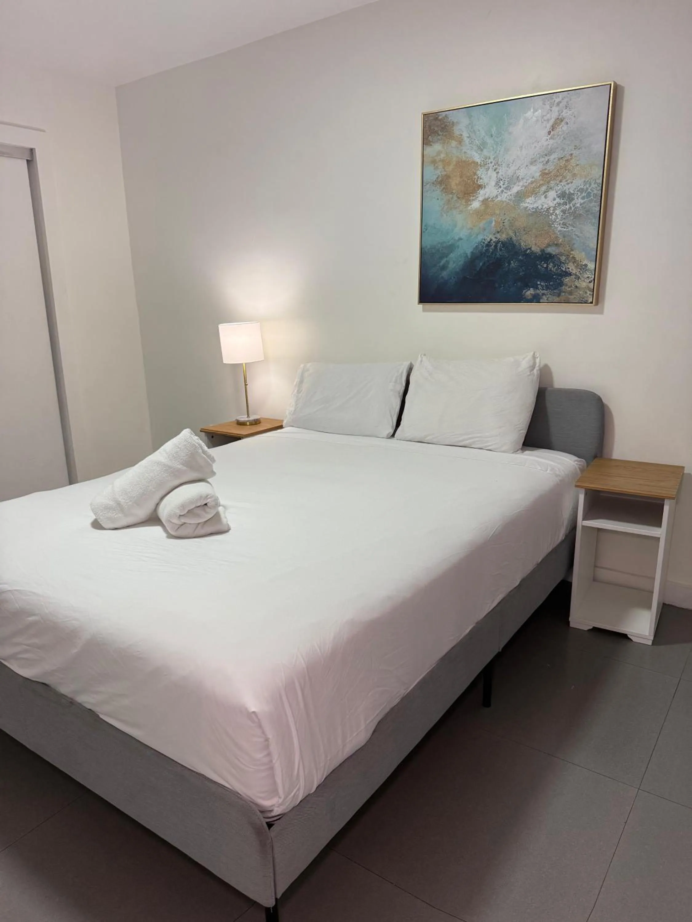 Bed in Wynwood Bungalows By Renzzi
