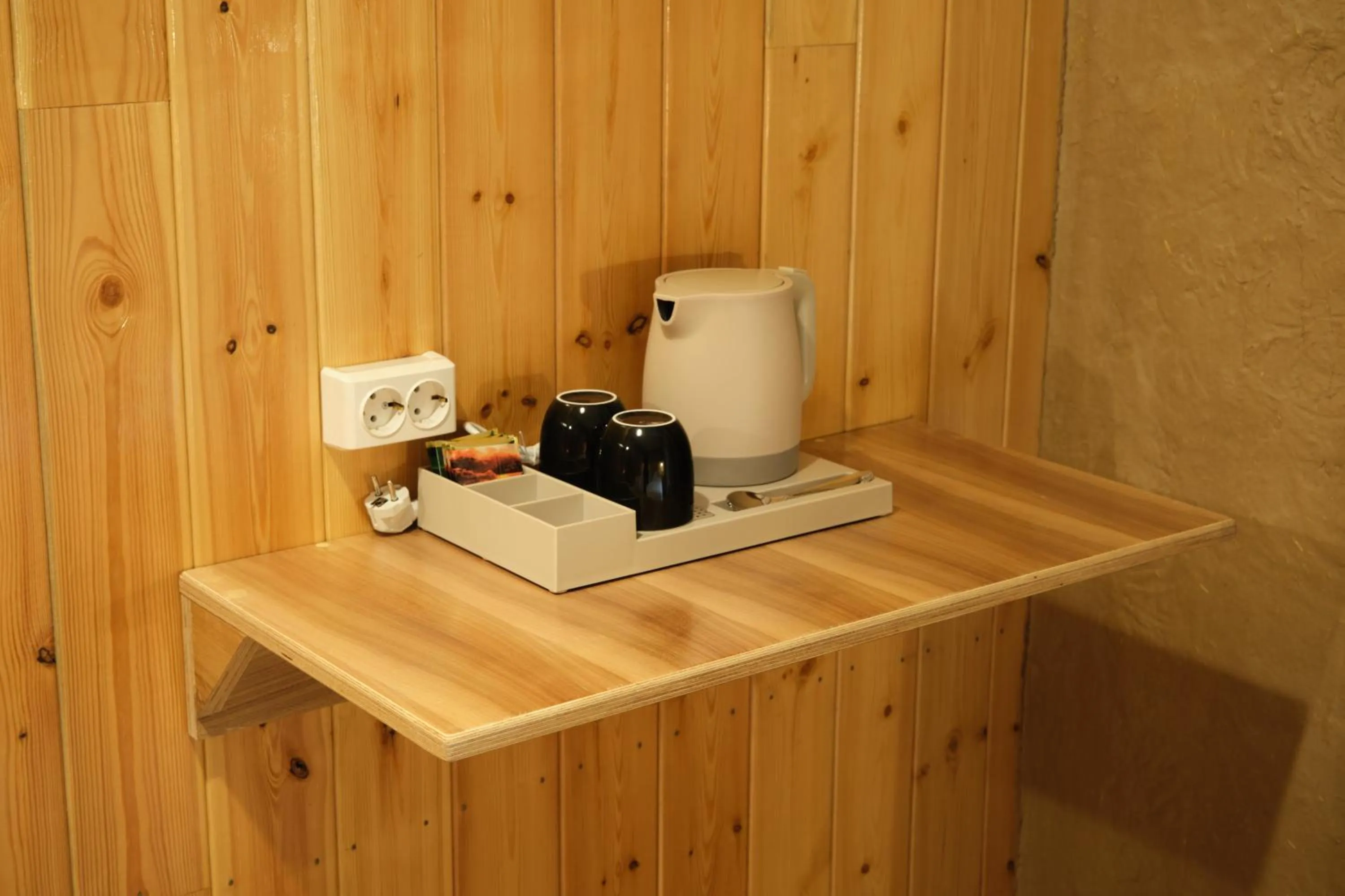 Coffee/tea facilities in Pristine Hotel